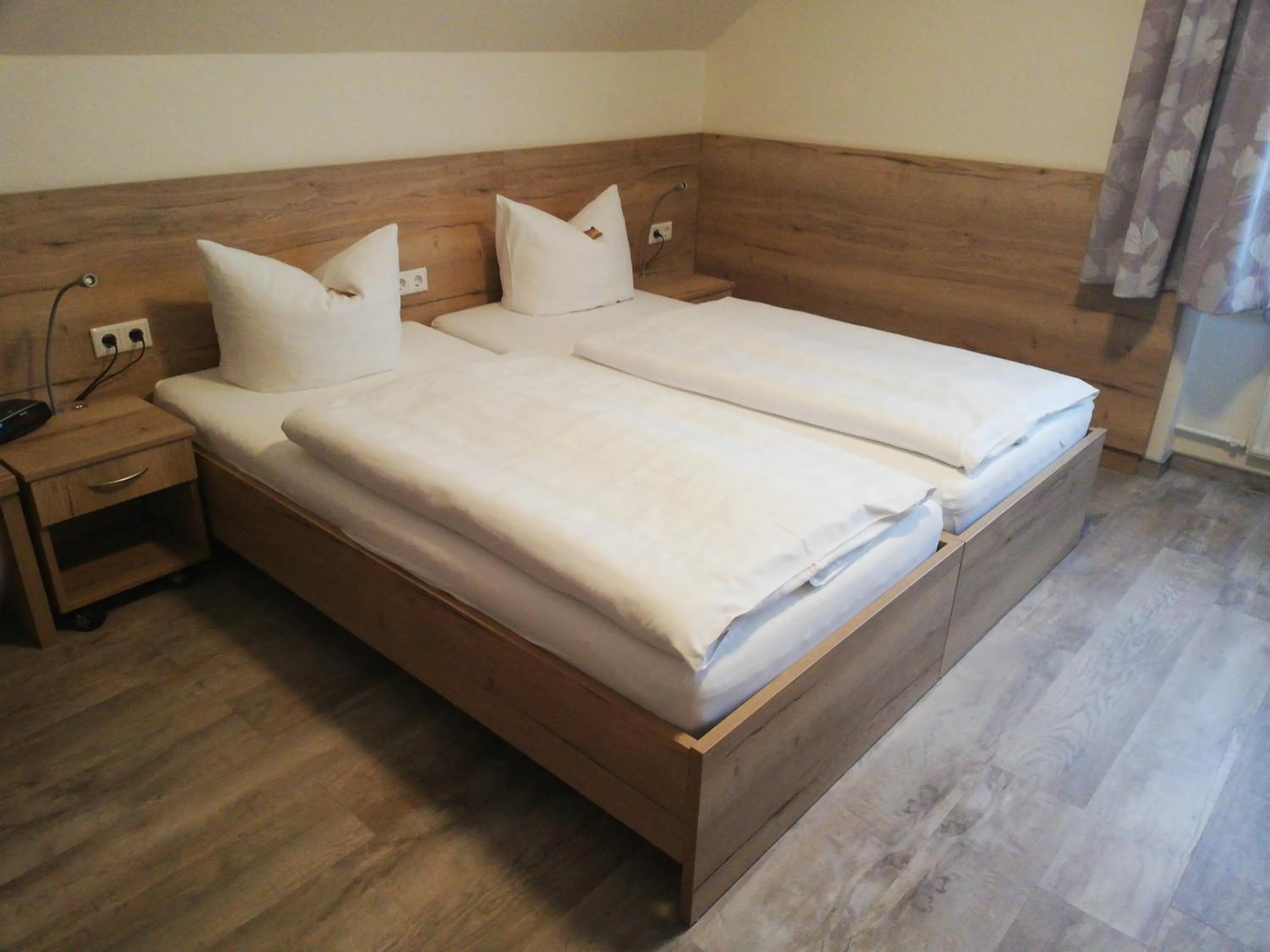 Bed in Hotel Alex Herbermann