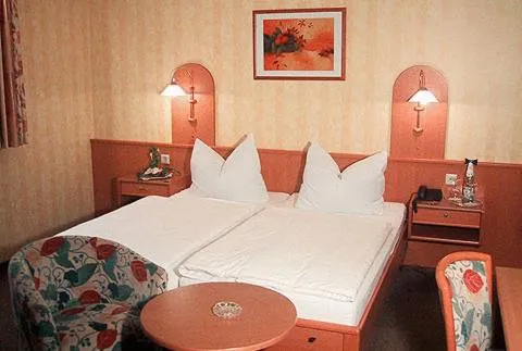 Photo of the whole room, Bed in Hotel Alex Herbermann