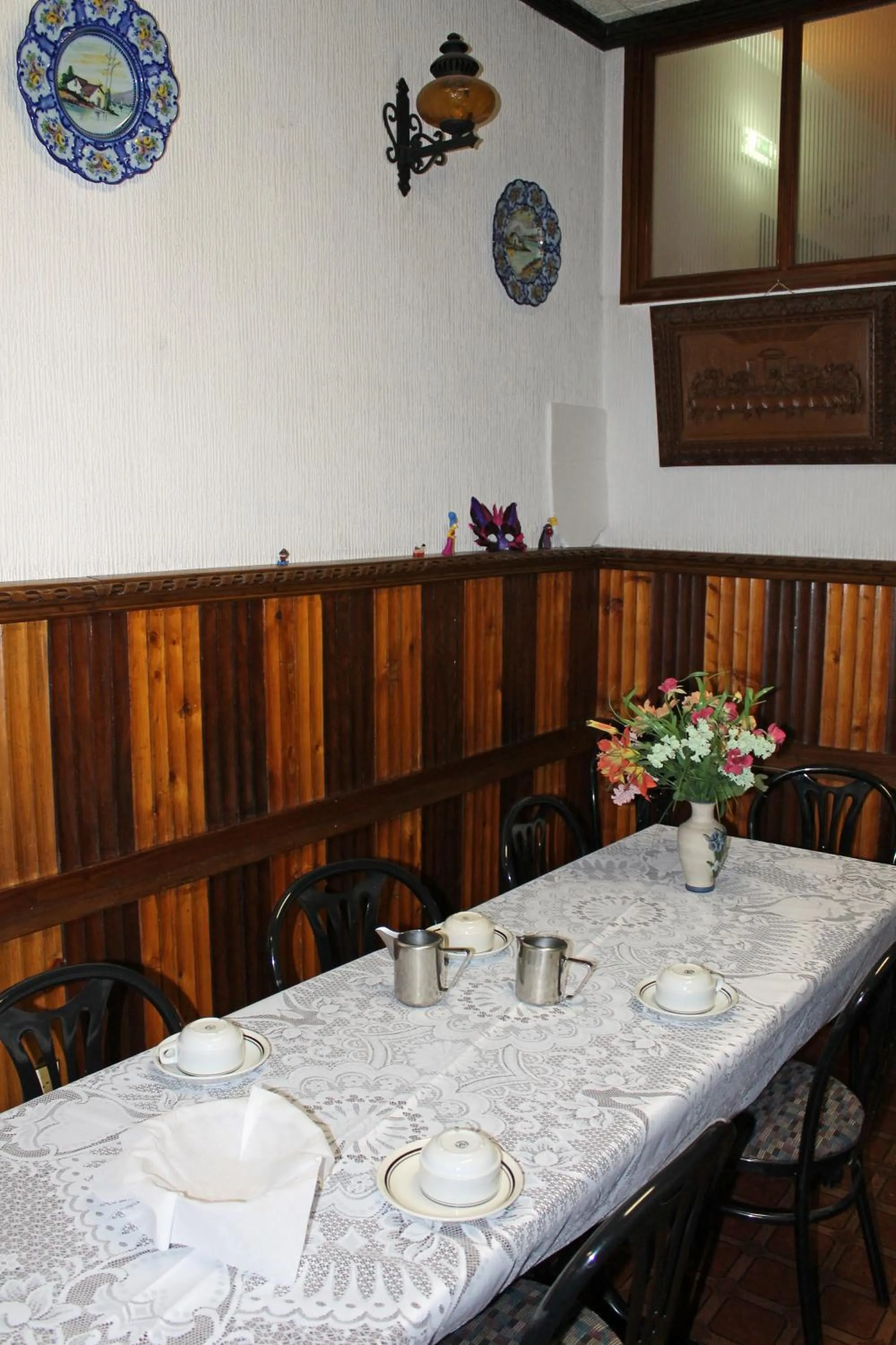 Restaurant/places to eat in Pensão França