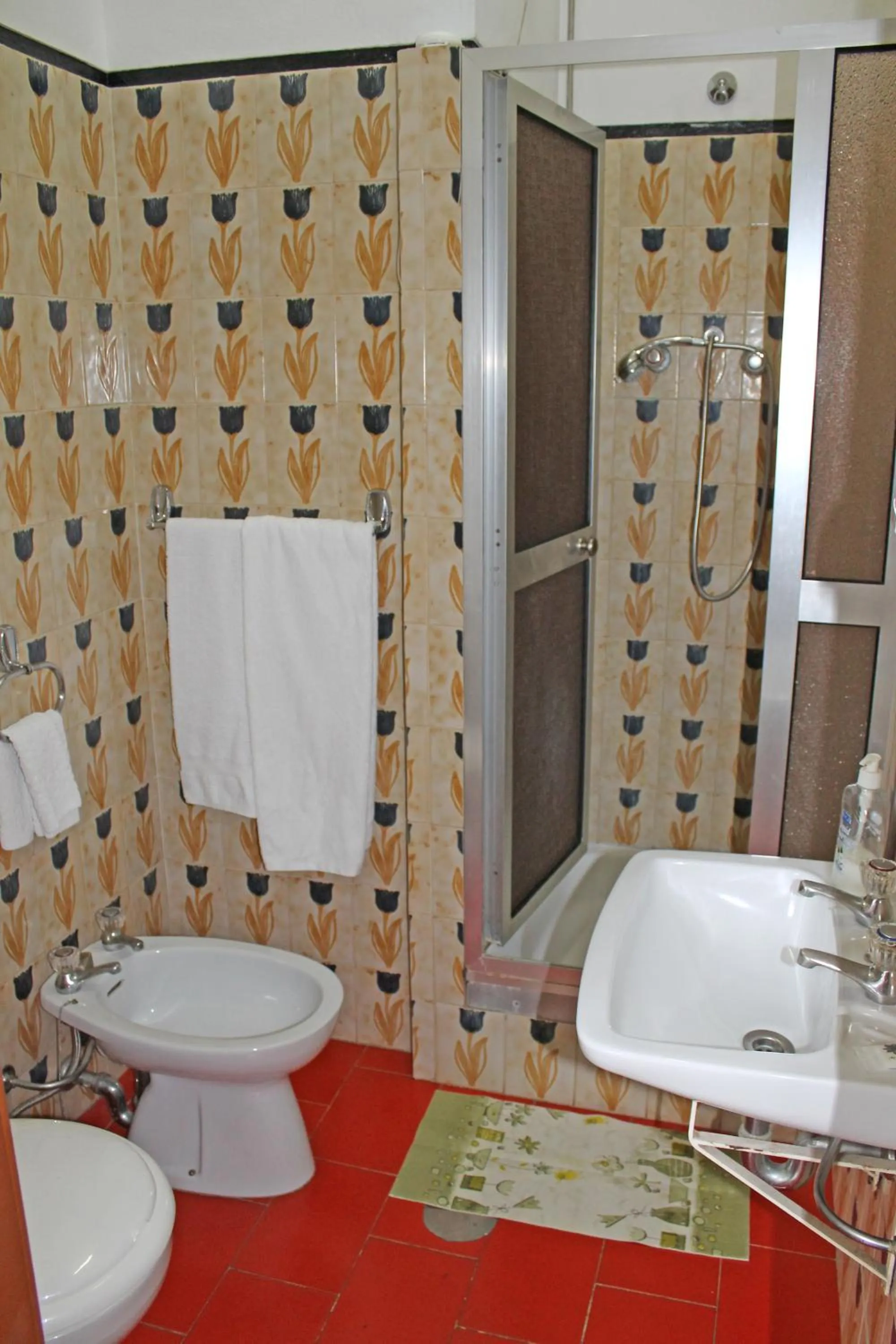 Toilet in Pensão França