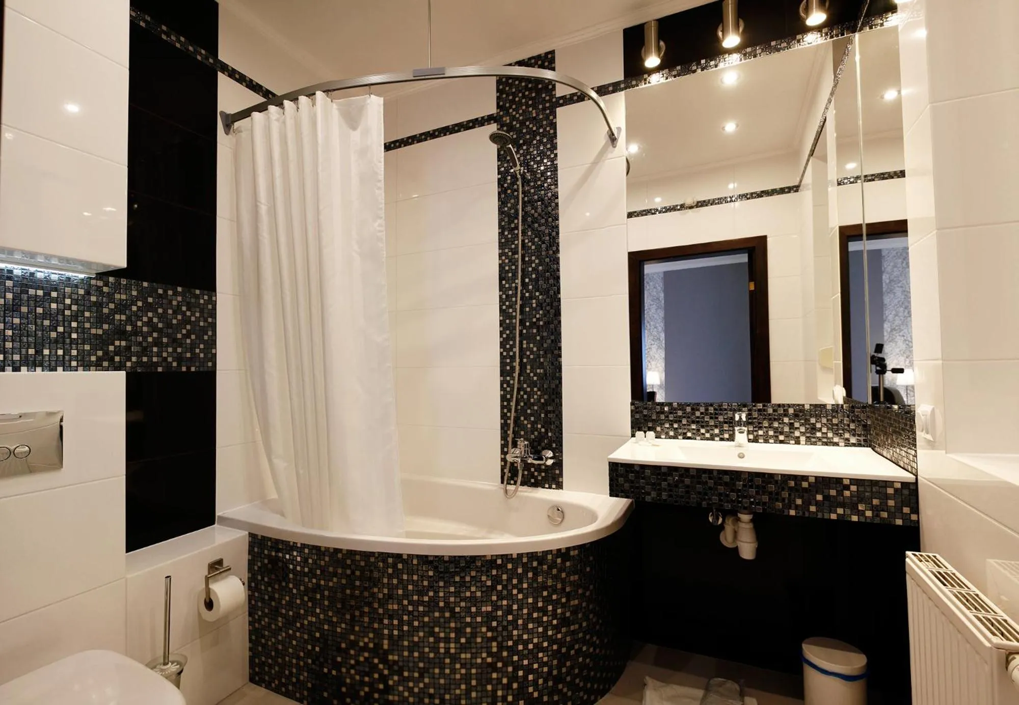 Bathroom in Hotel Fox