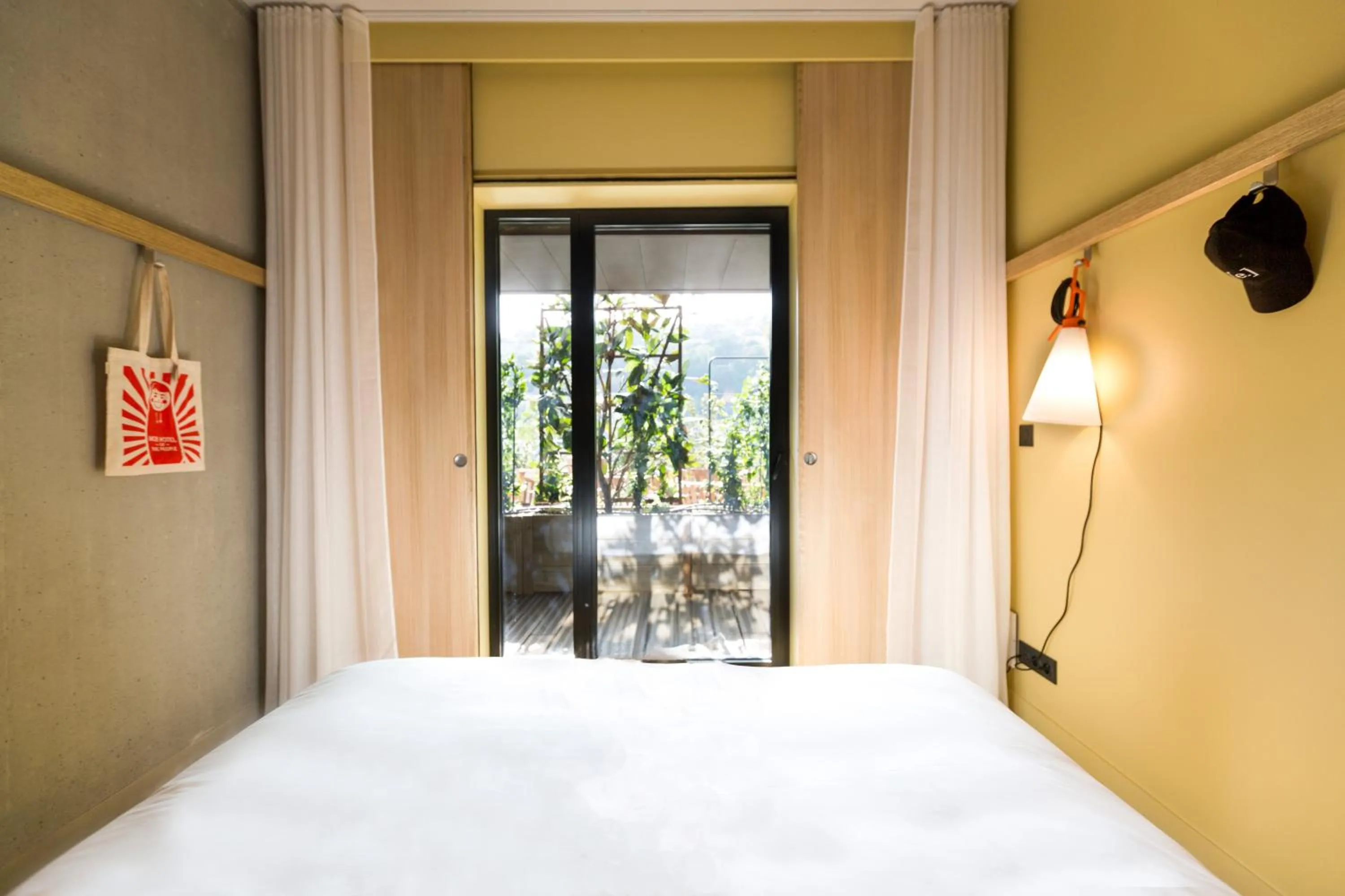 River view, Bed in MOB HOTEL Lyon Confluence