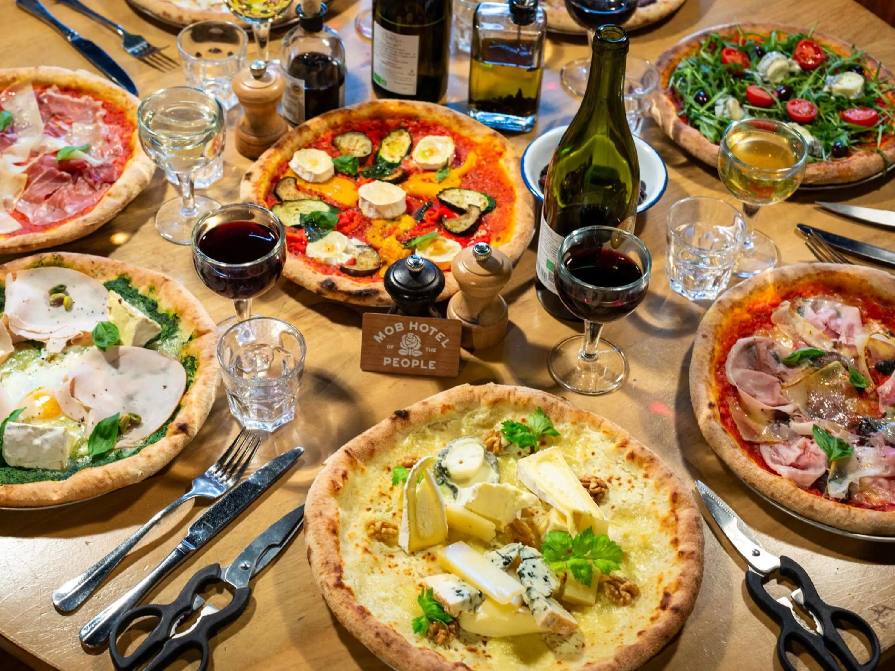 Restaurant/places to eat in MOB HOTEL Lyon Confluence