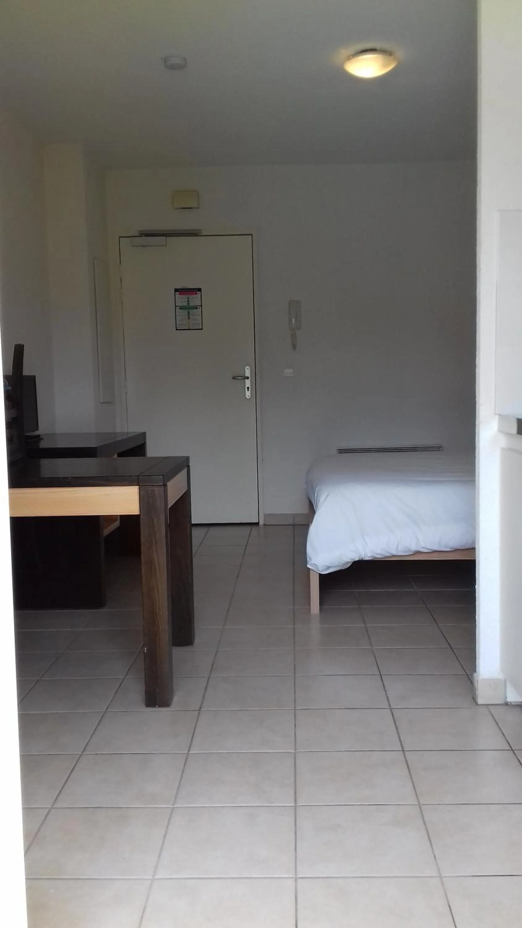 Dining area, Bed in Résid'Artel Cadarache - ITER