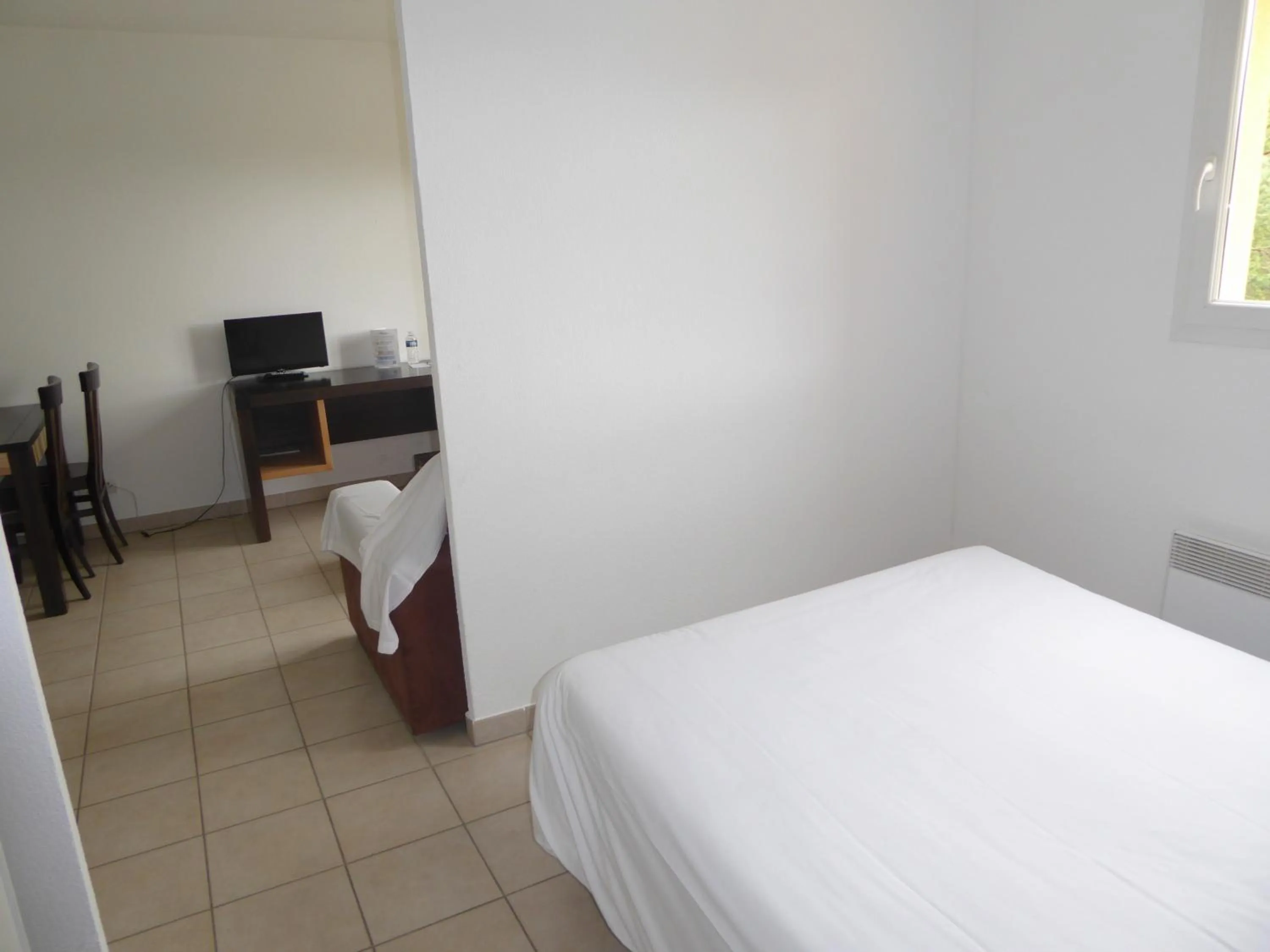 TV and multimedia, Bed in Résid'Artel Cadarache - ITER