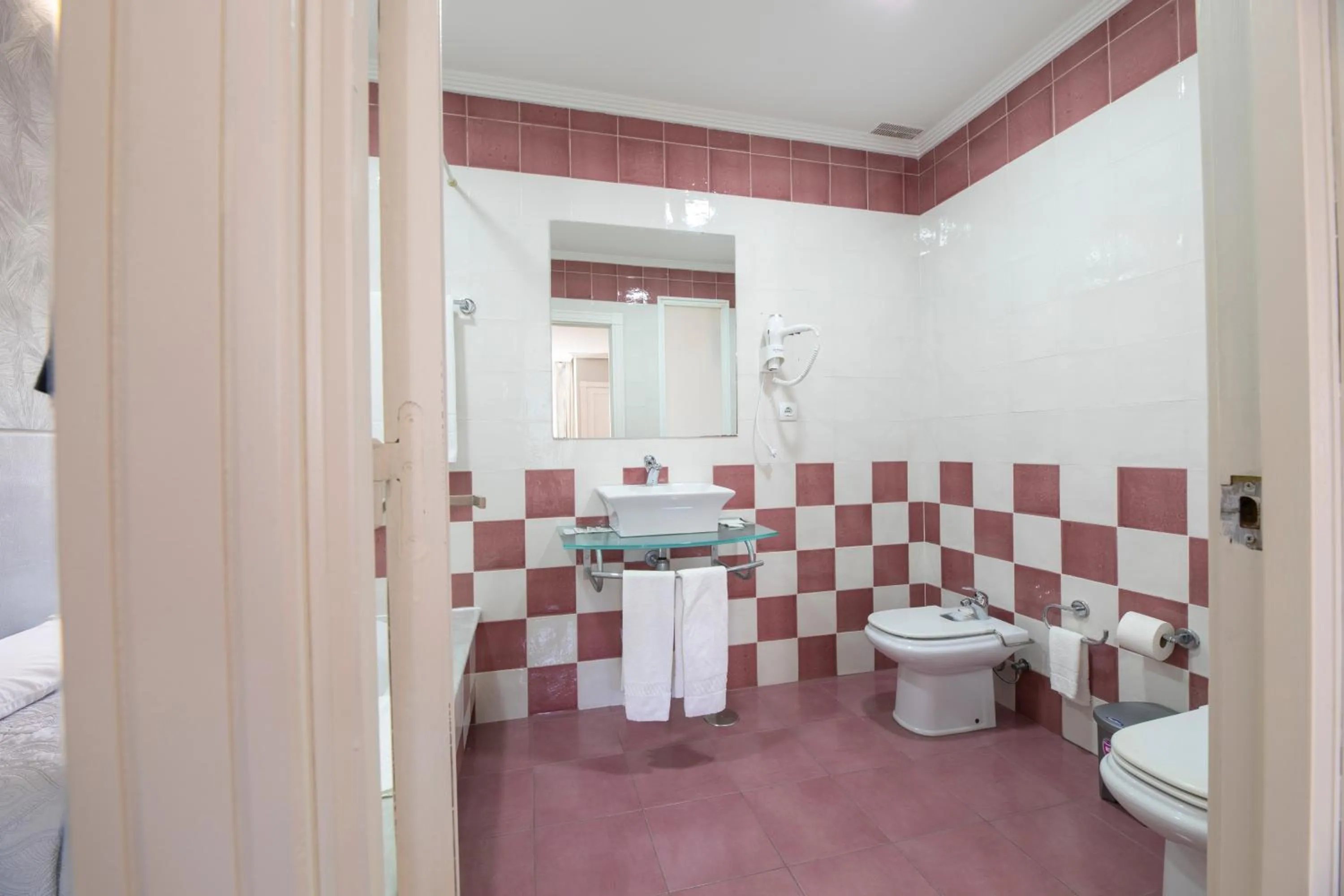 HOTEL HOLIDAY camino de Santiago por la costa