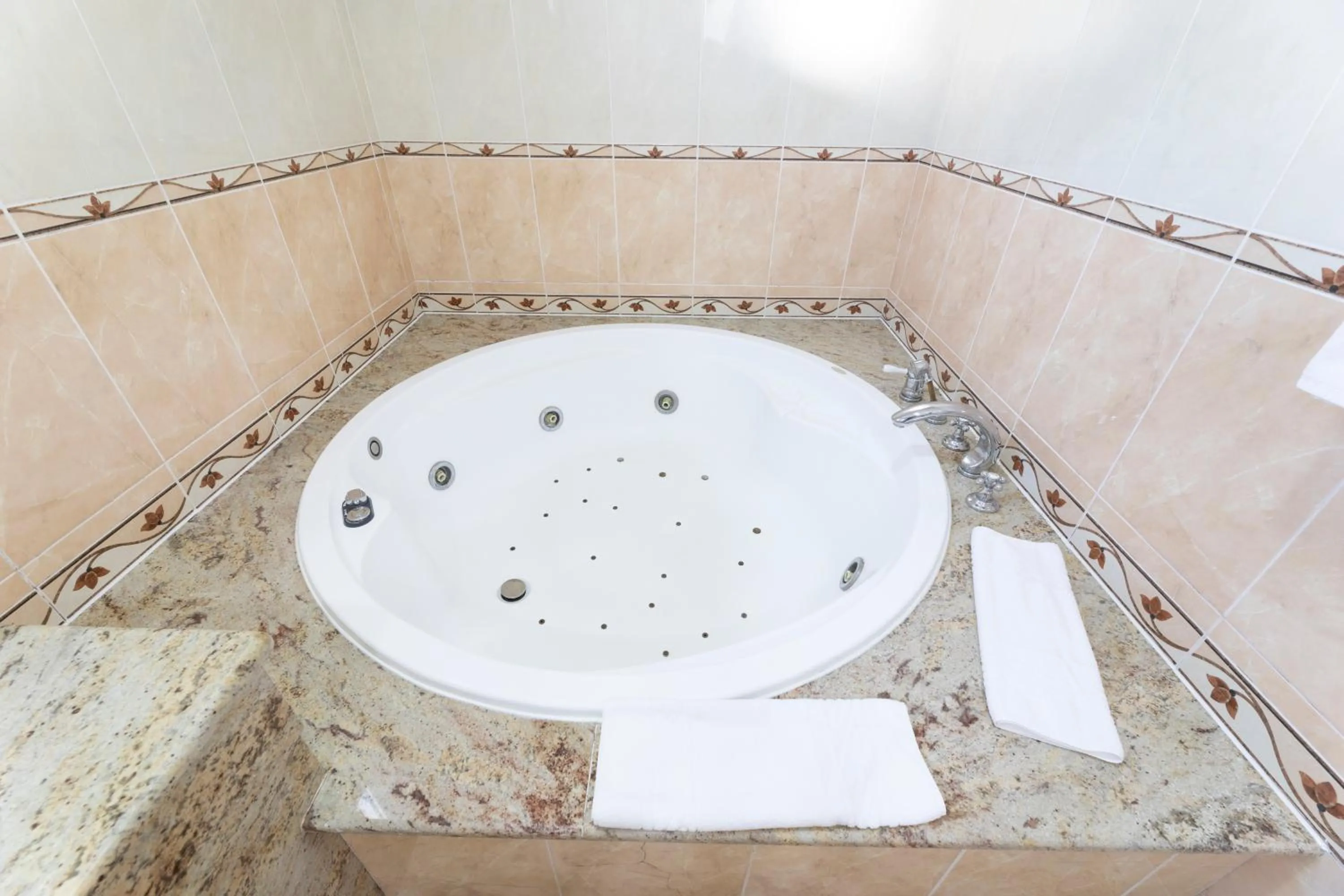 HOTEL HOLIDAY camino de Santiago por la costa