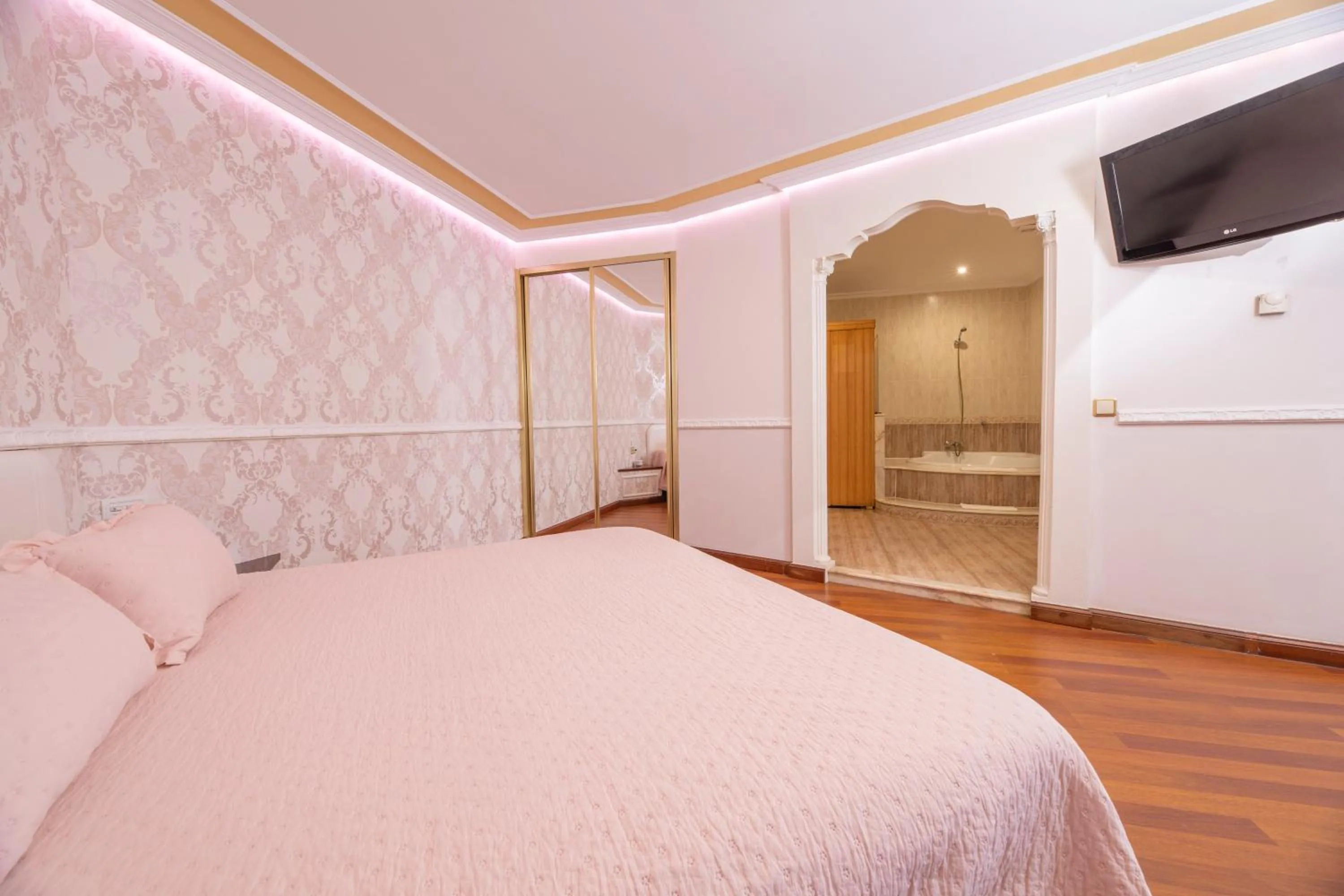 Bed in HOTEL HOLIDAY camino de Santiago por la costa