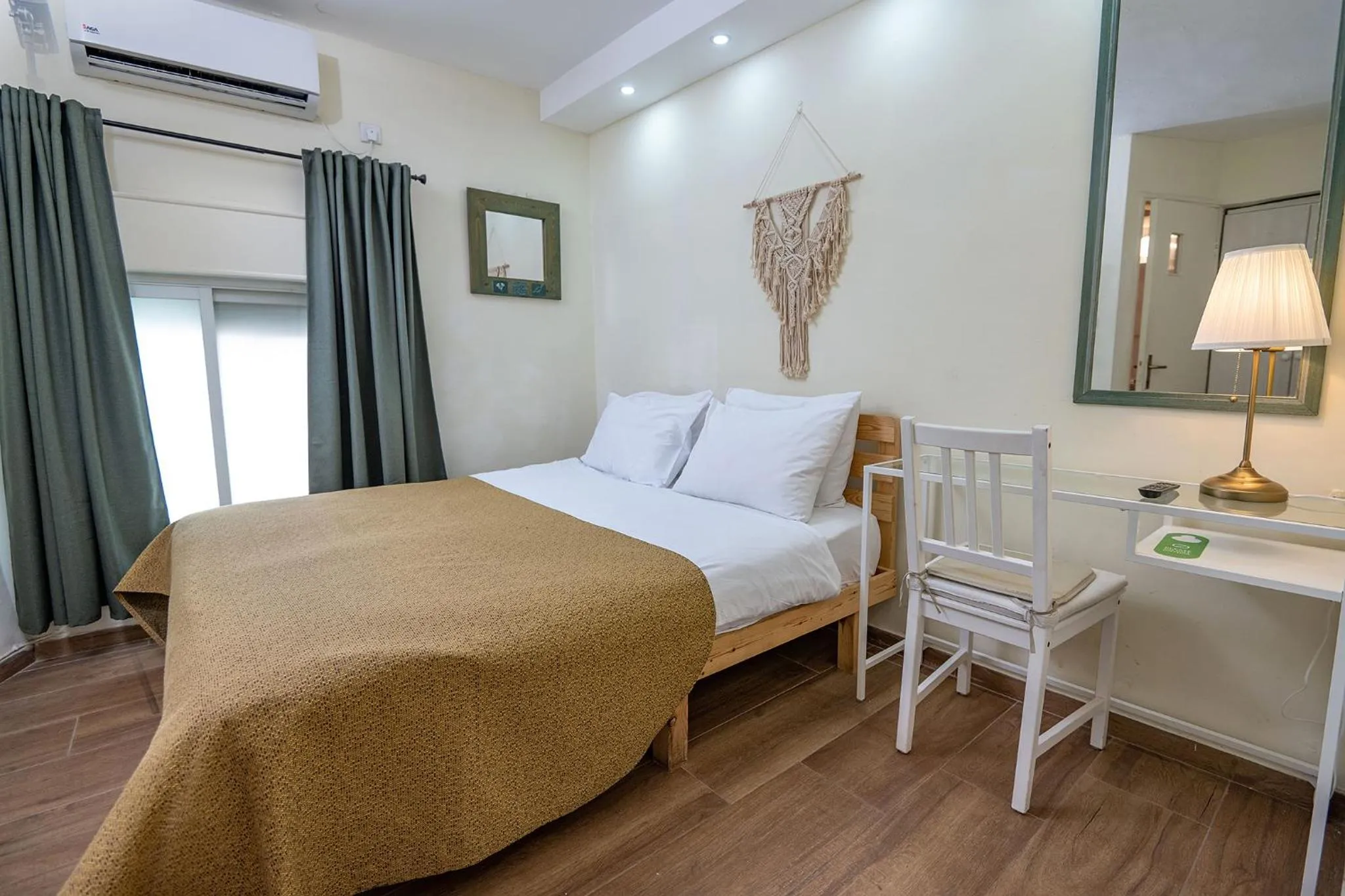 Bedroom, Bed in Mike's House Jerusalem