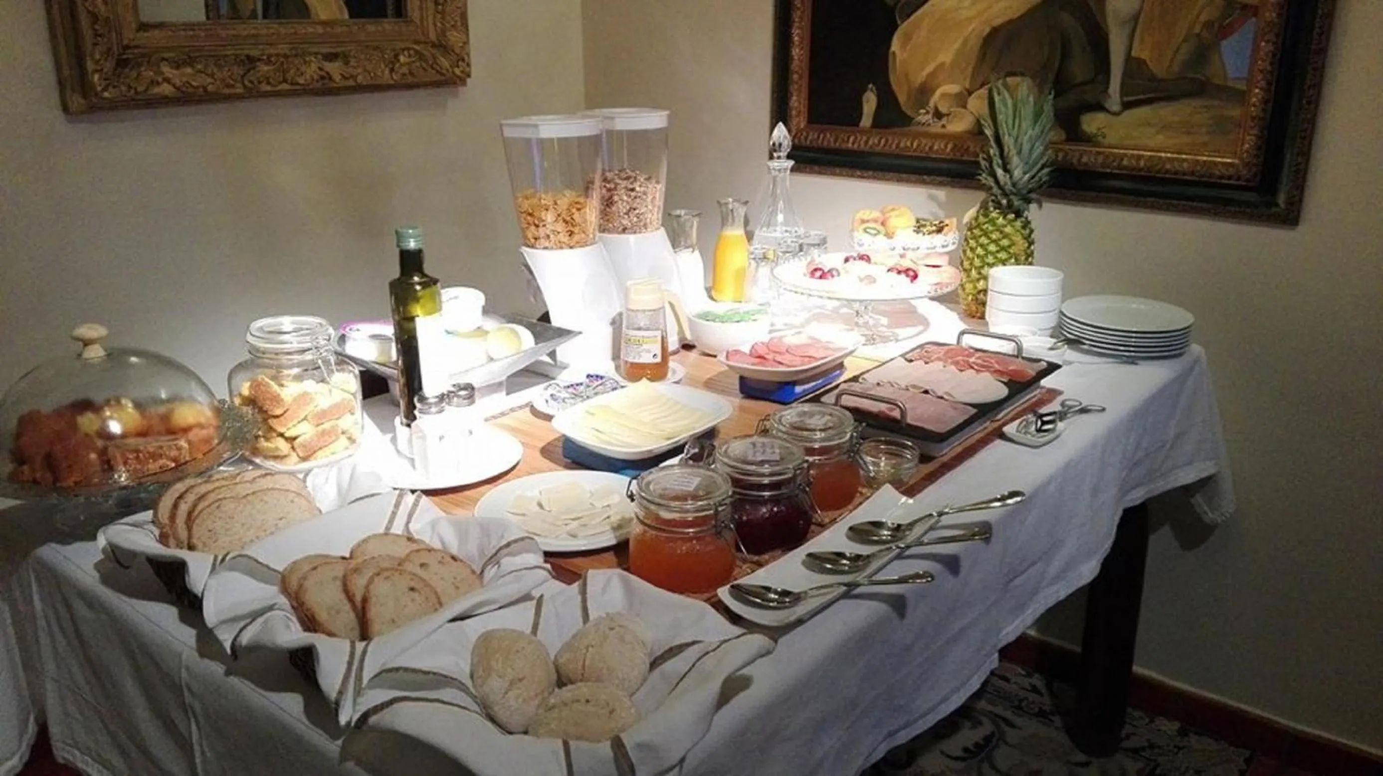 Buffet breakfast in Casa Pinto