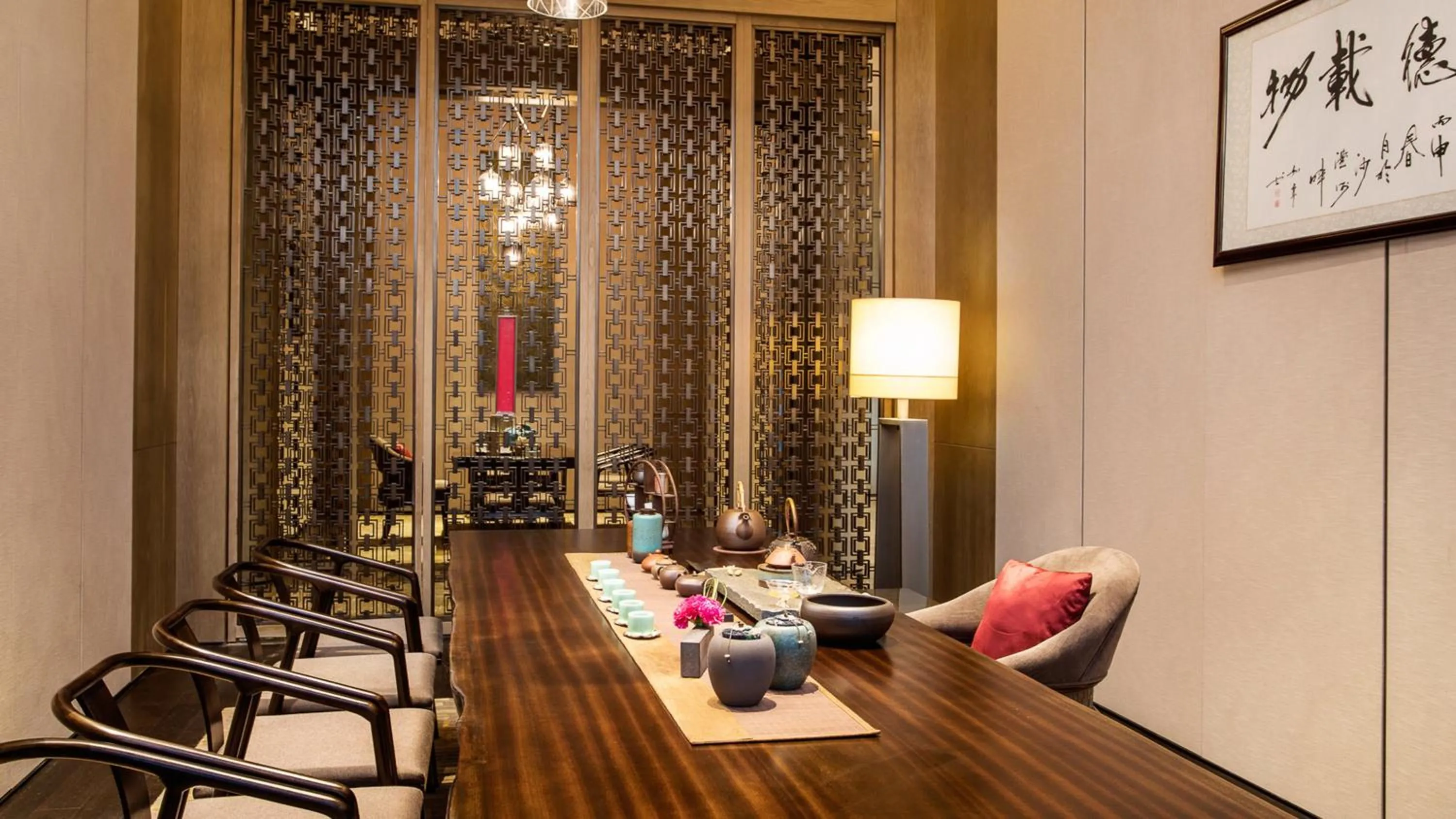 Lounge or bar in HUALUXE Xiamen Haicang Habour View