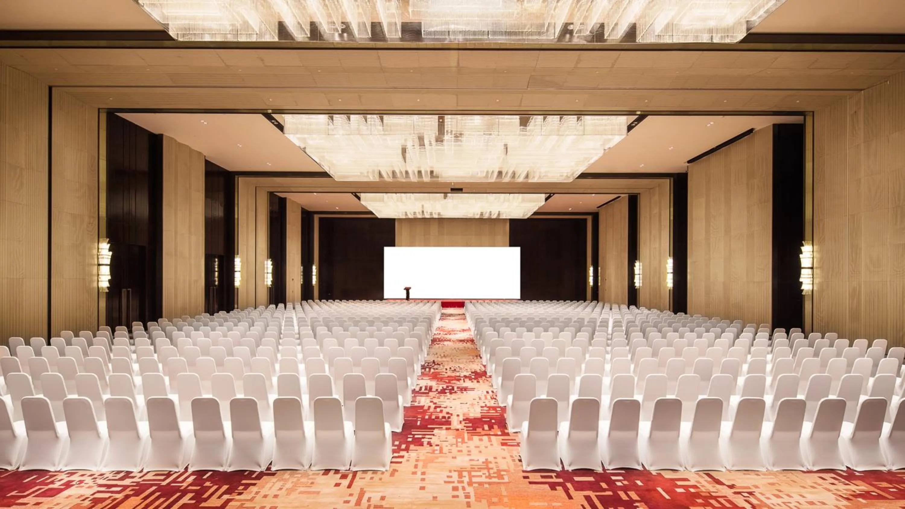 Meeting/conference room in HUALUXE Xiamen Haicang Habour View