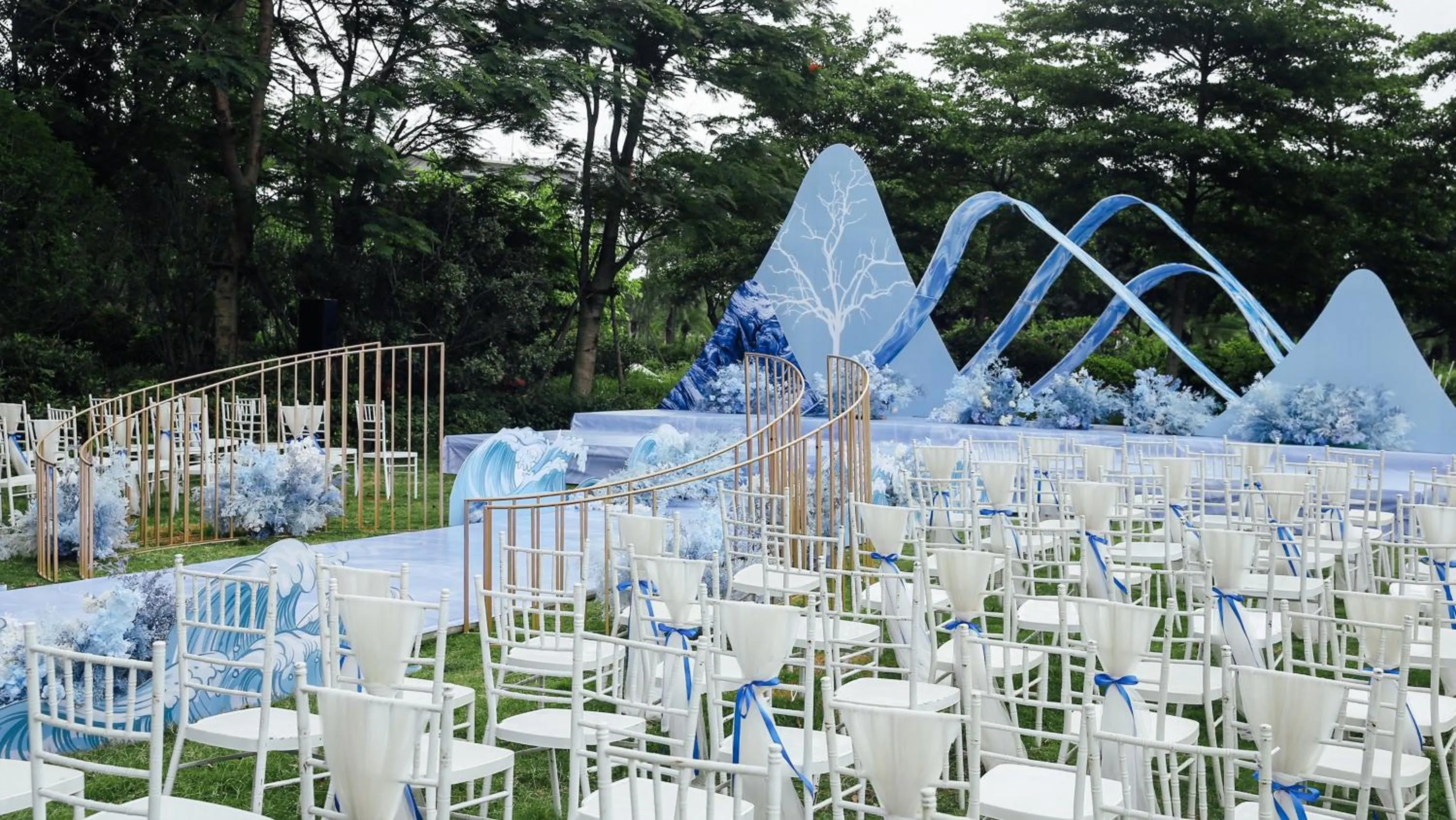 Meeting/conference room in HUALUXE Xiamen Haicang Habour View