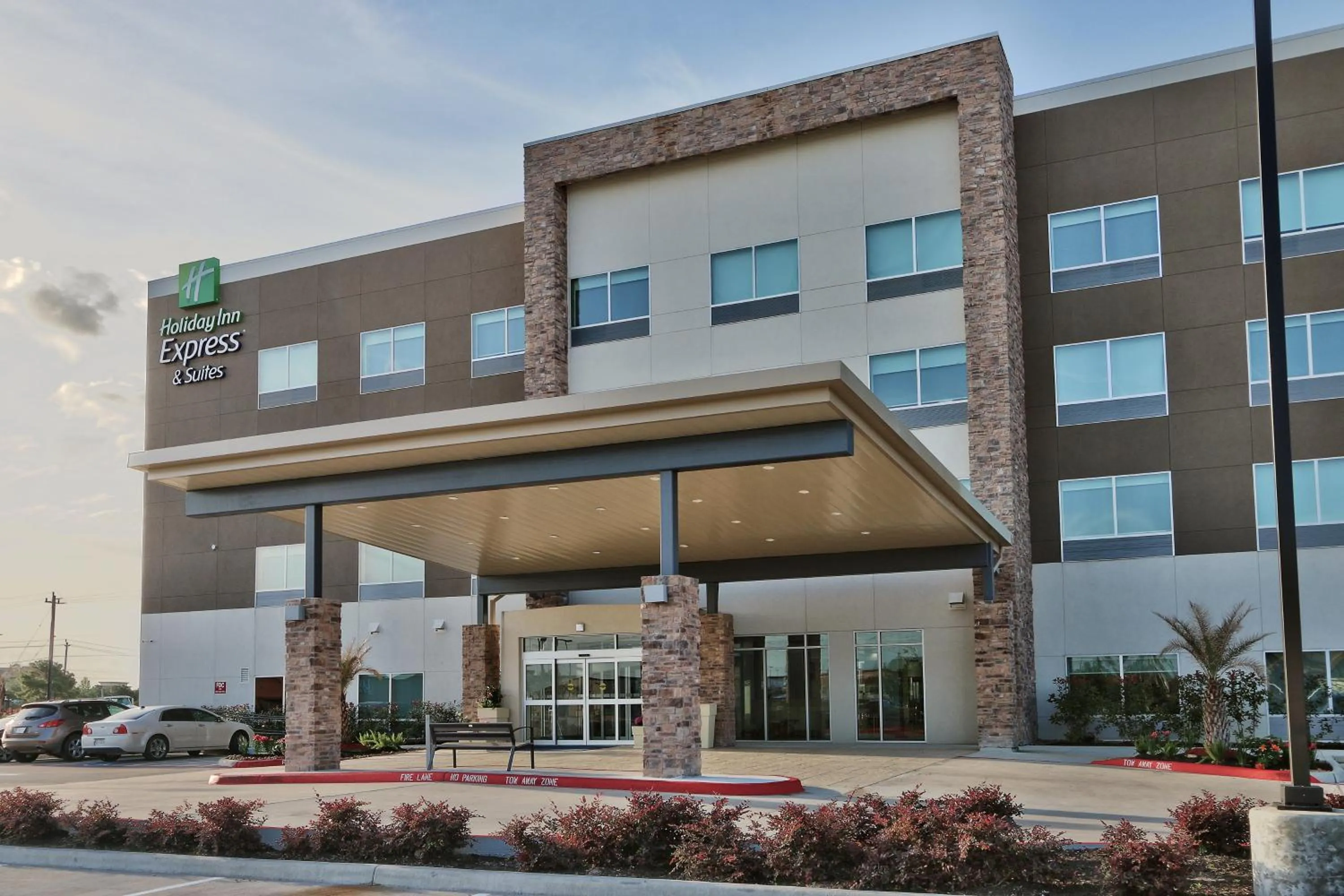 Property building in Holiday Inn Express & Suites - Houston East - Beltway 8 by IHG