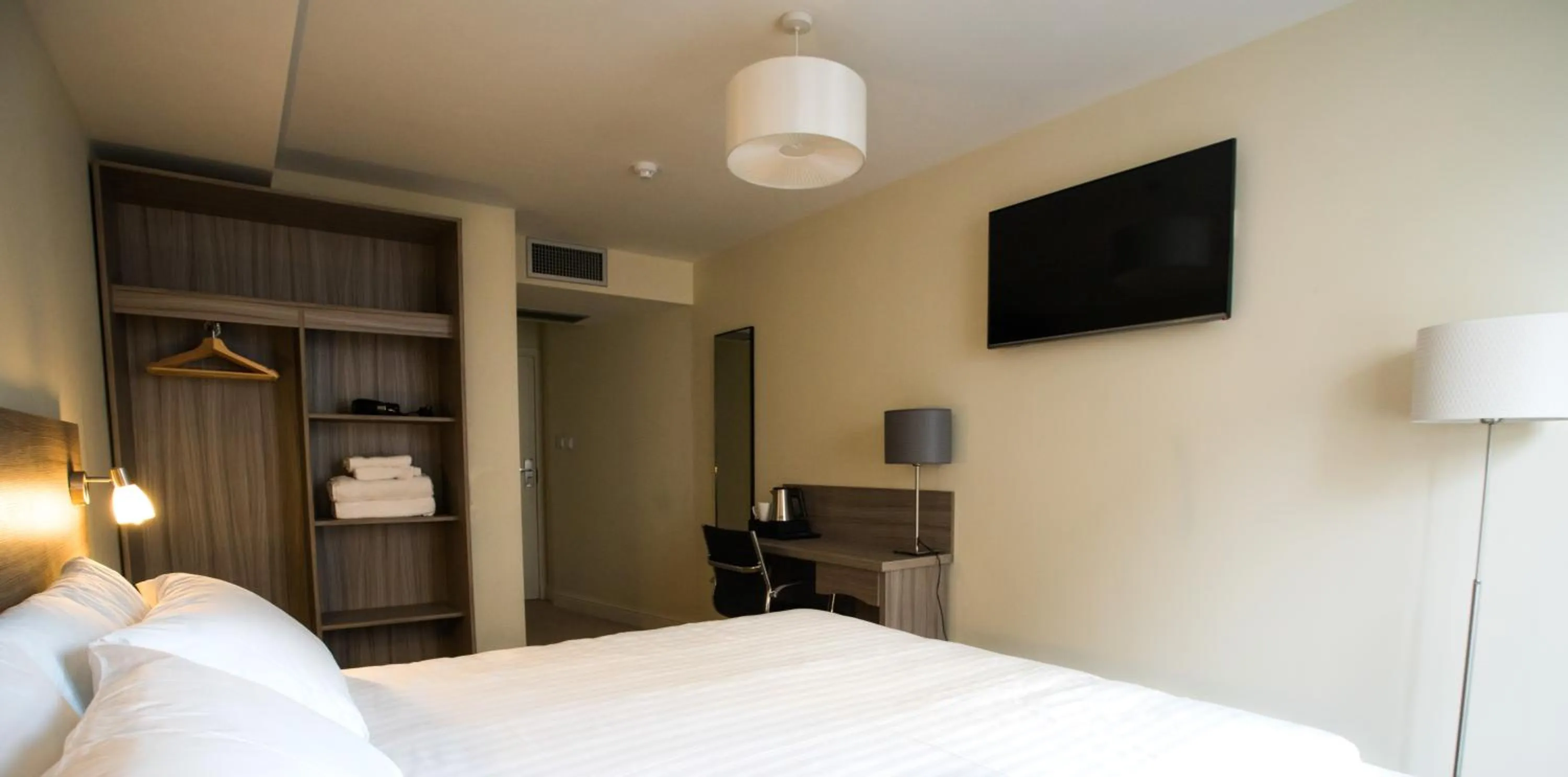 TV and multimedia in The Coffee House Hotel