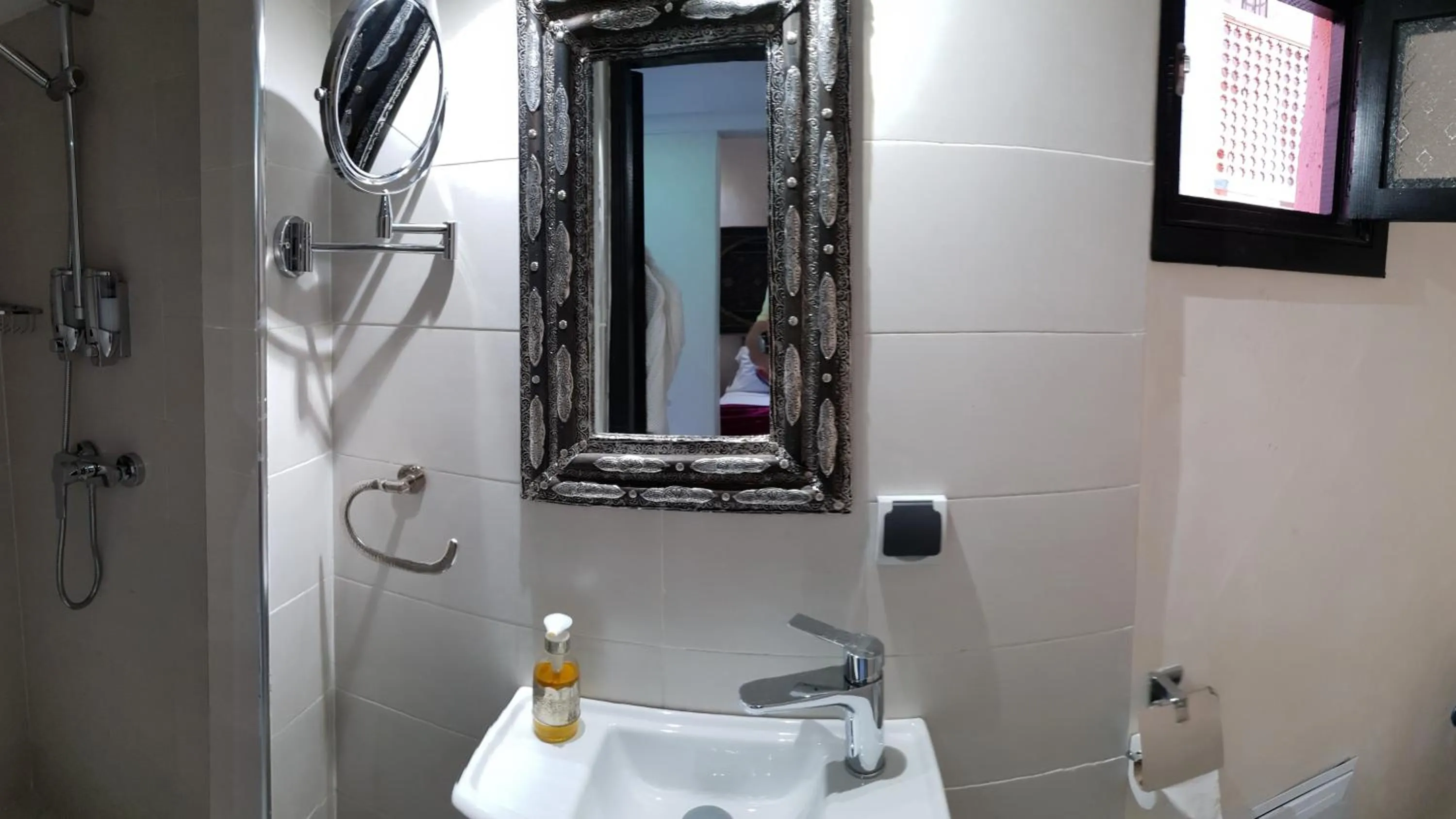 Shower in Riad Africa - Marrakech Medina Maison d'Hote