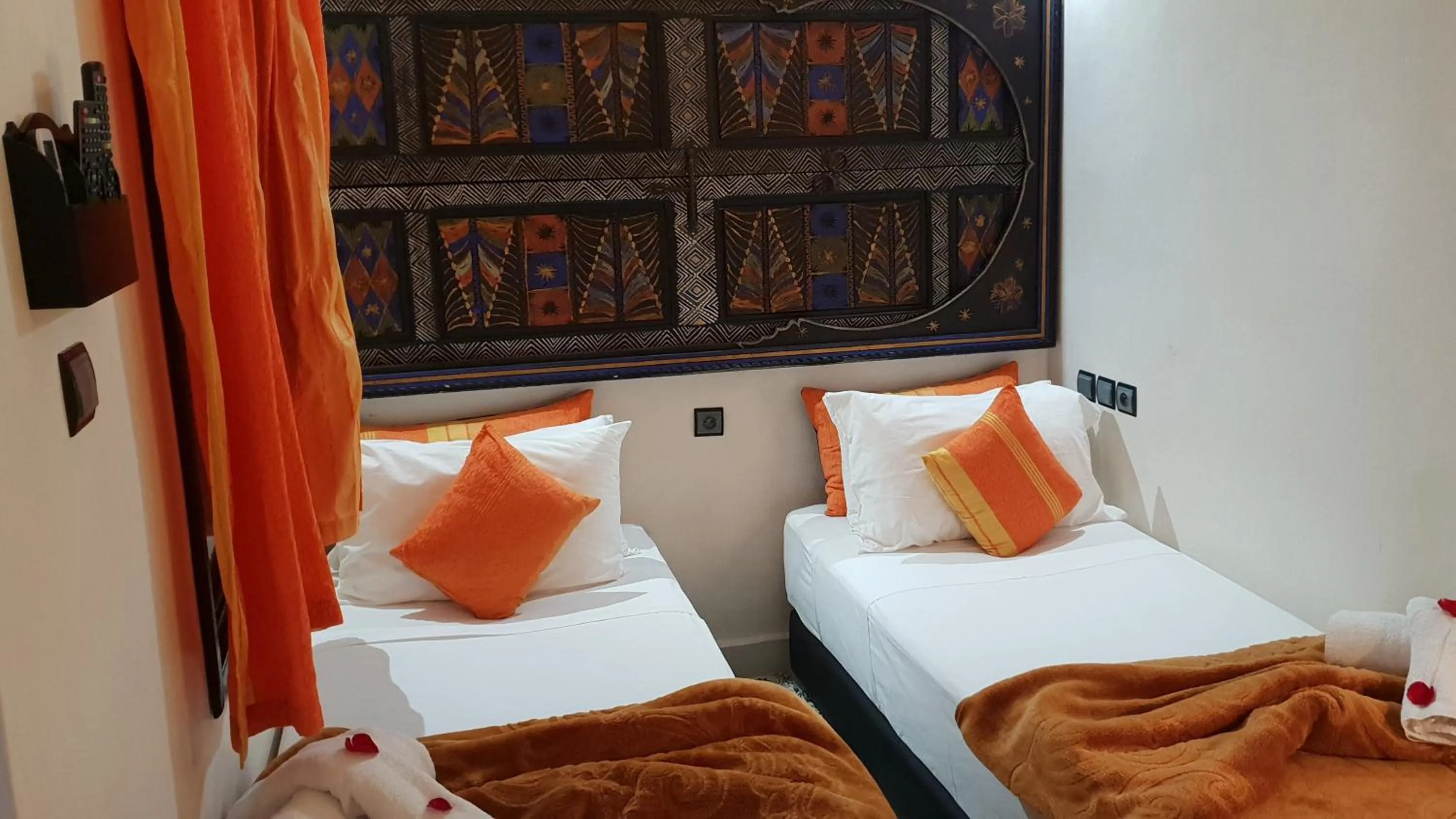 Bed in Riad Africa - Marrakech Medina Maison d'Hote