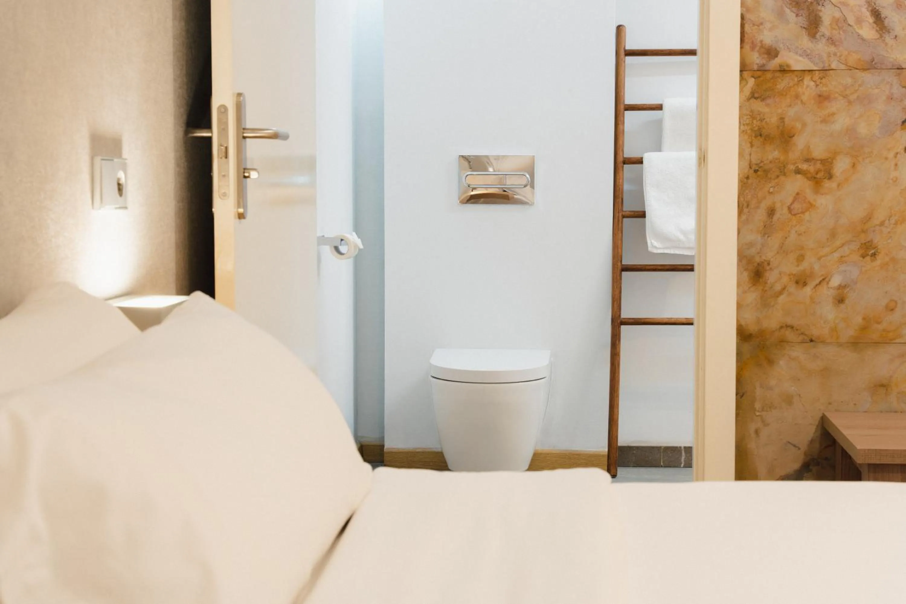 Bathroom, Bed in Cosmopolitan Boutique Rambla