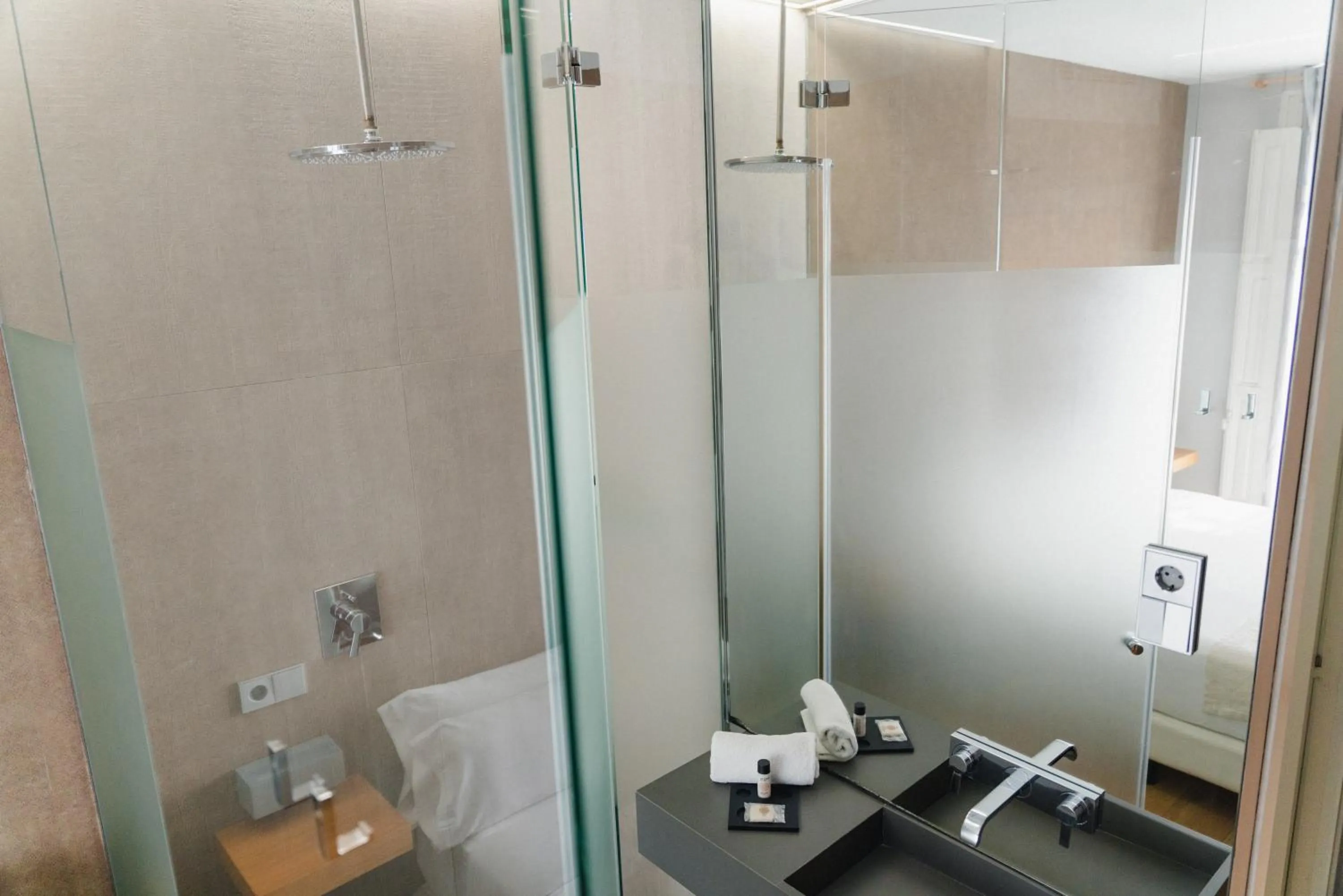 Bathroom in Cosmopolitan Boutique Rambla