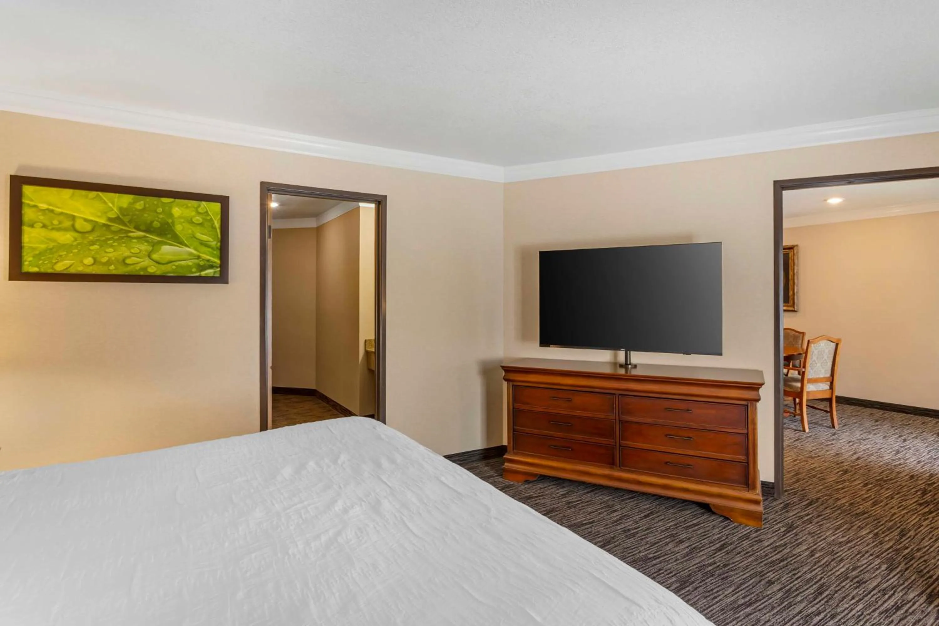 Bedroom, Bed in Best Western Plus Landmark Inn