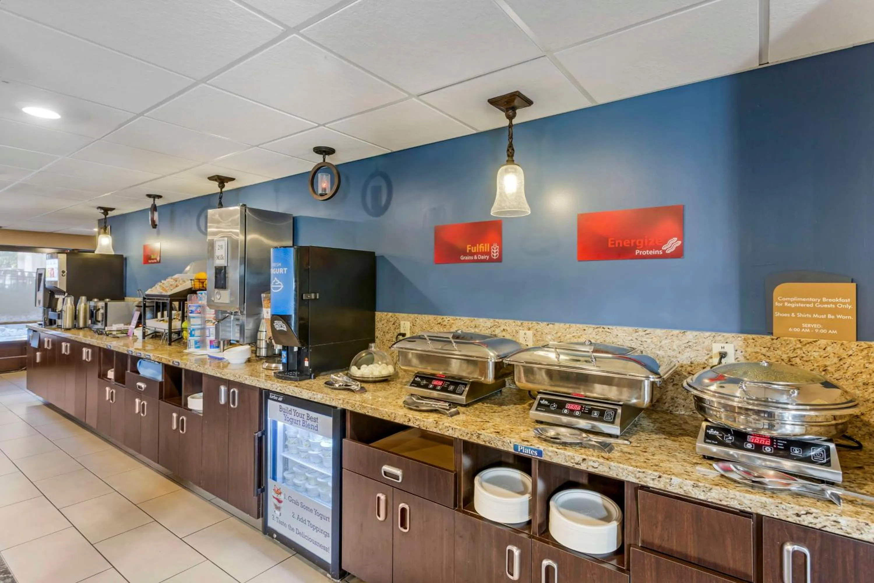 Breakfast in Best Western Plus Landmark Inn