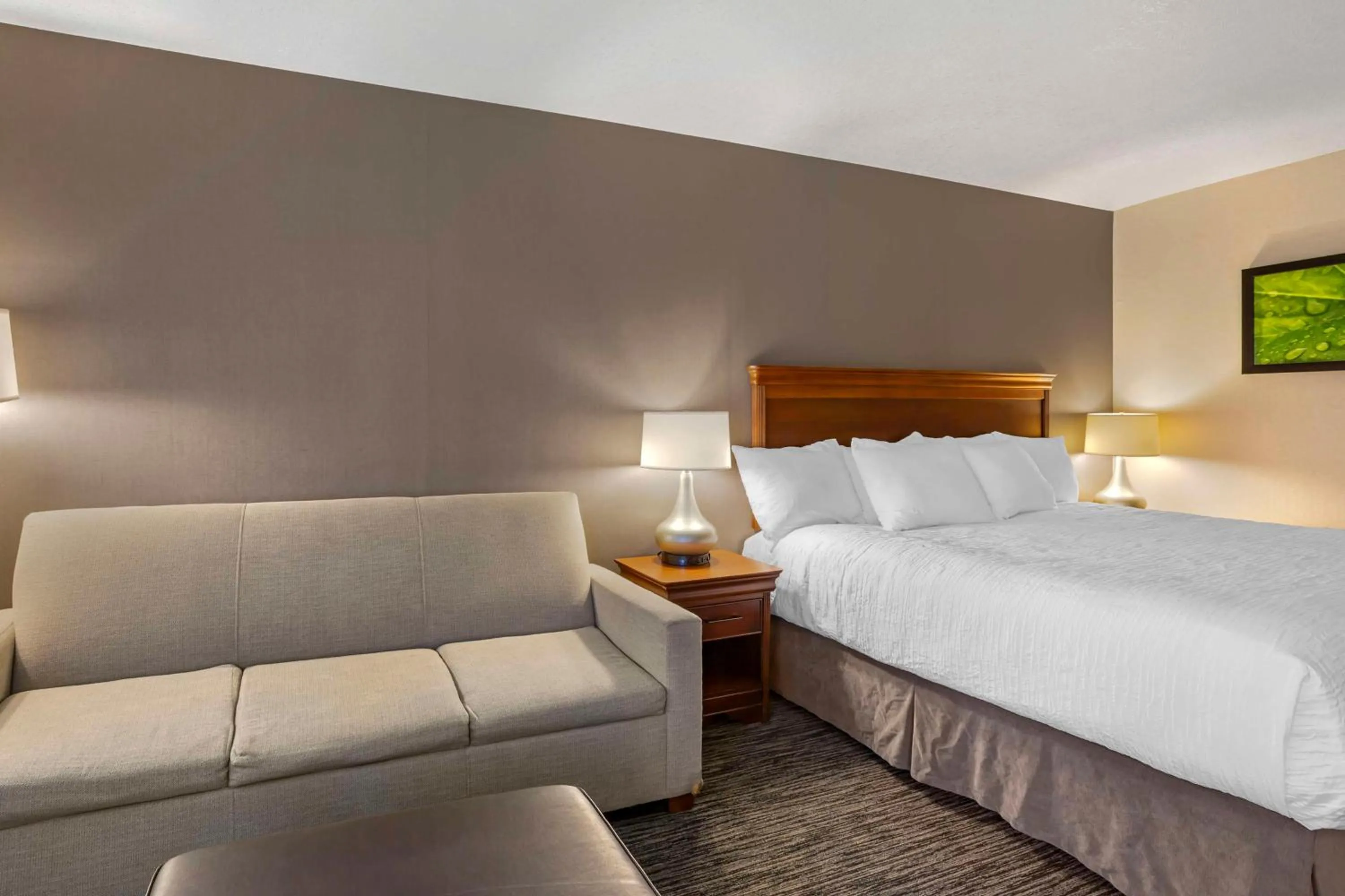 Bedroom, Bed in Best Western Plus Landmark Inn