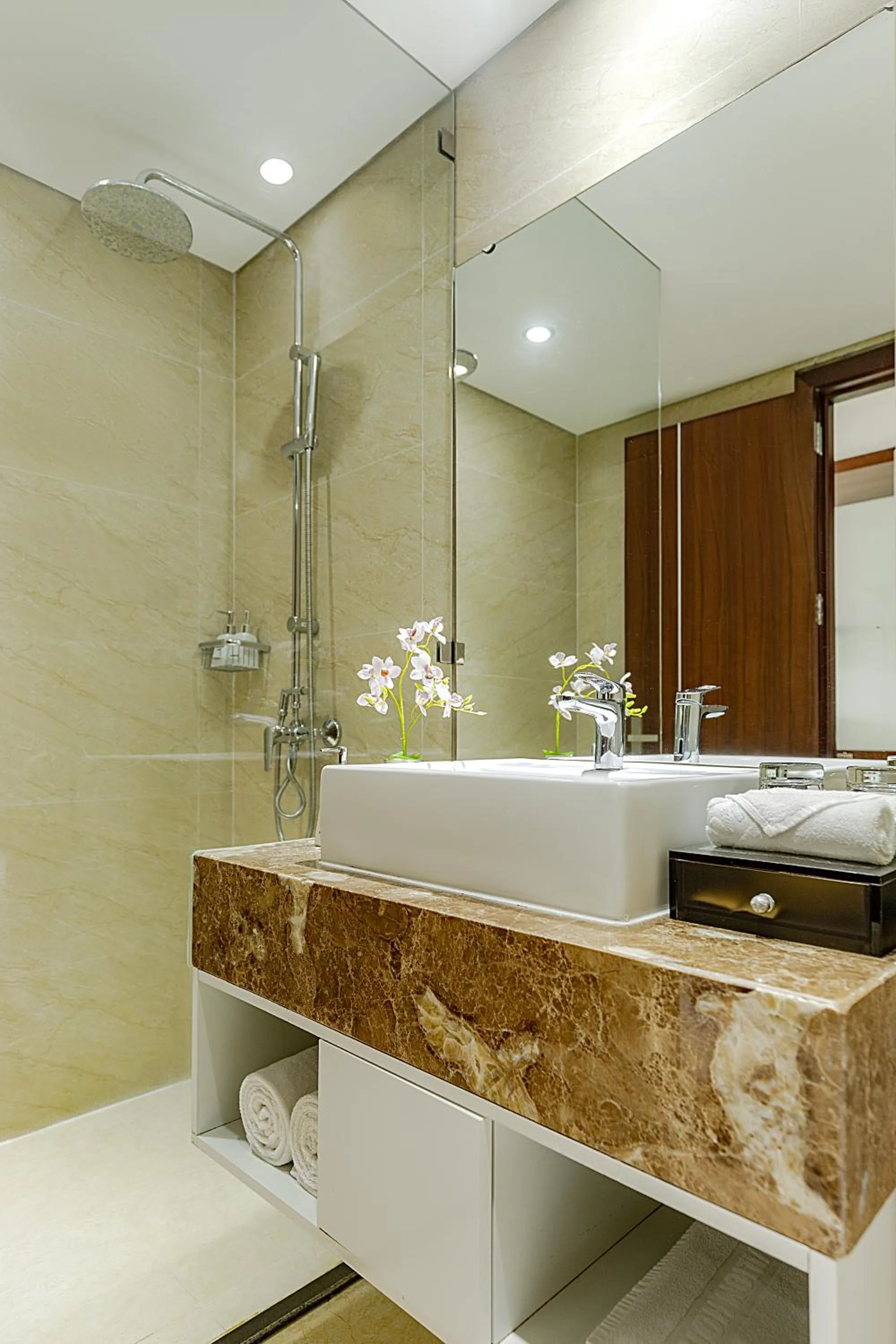 Toilet in Pavilion Hotel Da Nang