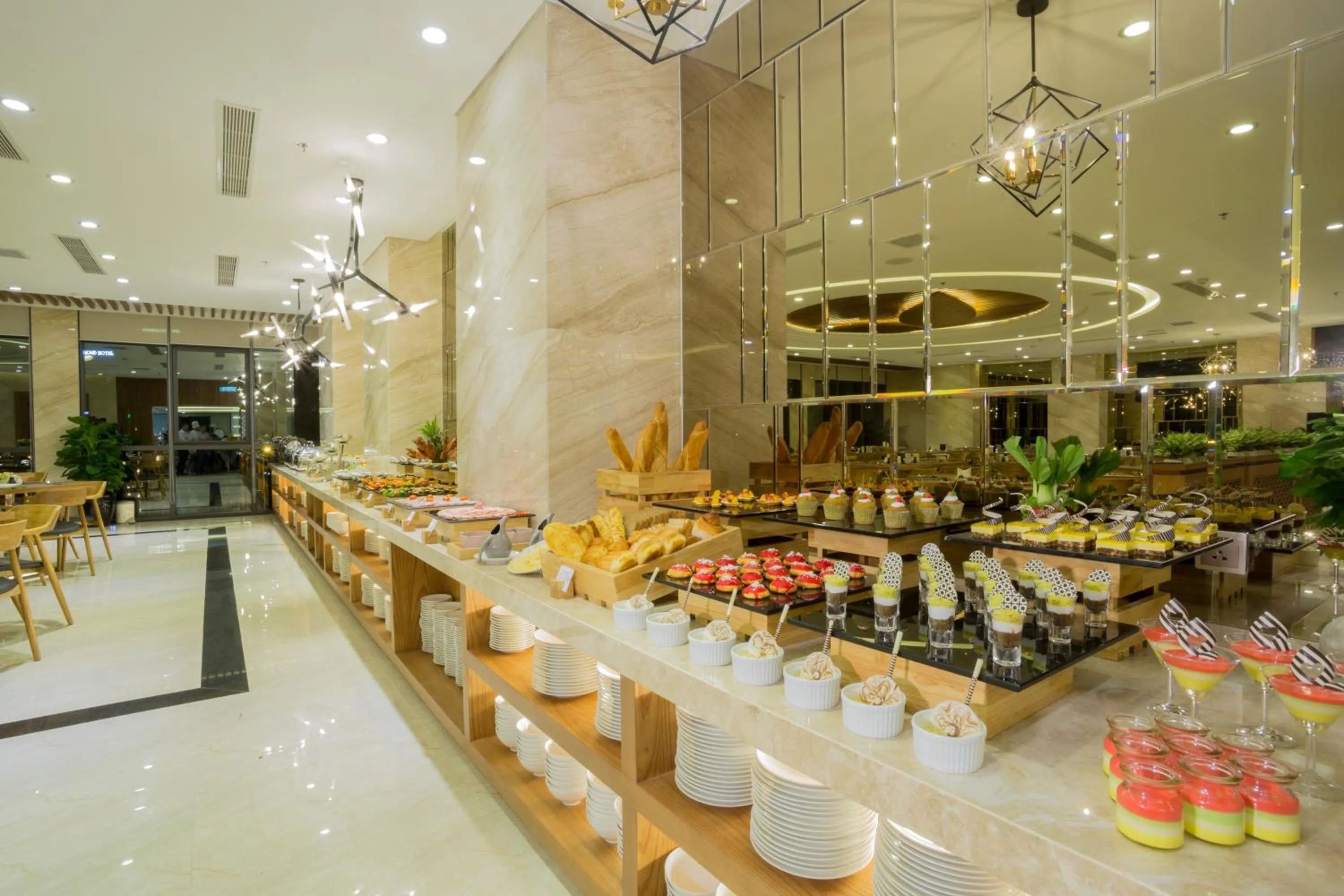 Restaurant/places to eat in Pavilion Hotel Da Nang