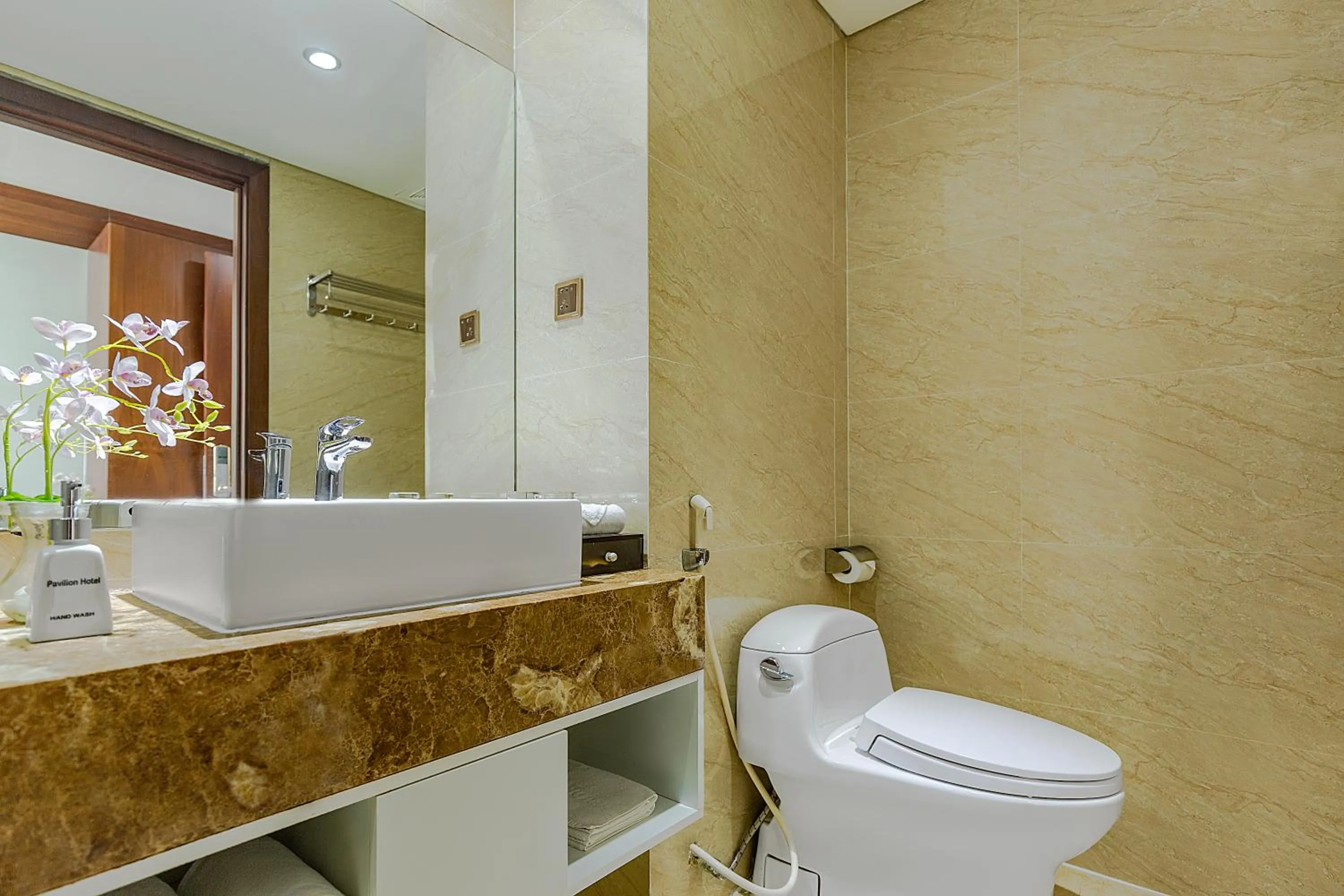 Shower in Pavilion Hotel Da Nang