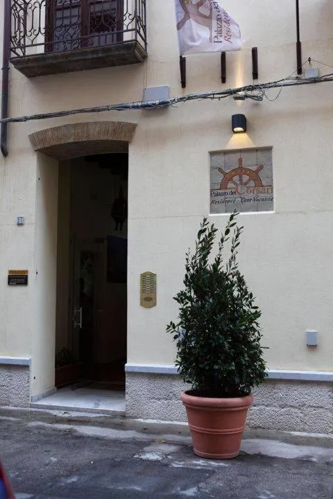 Property building in Palazzo Dei Corsari