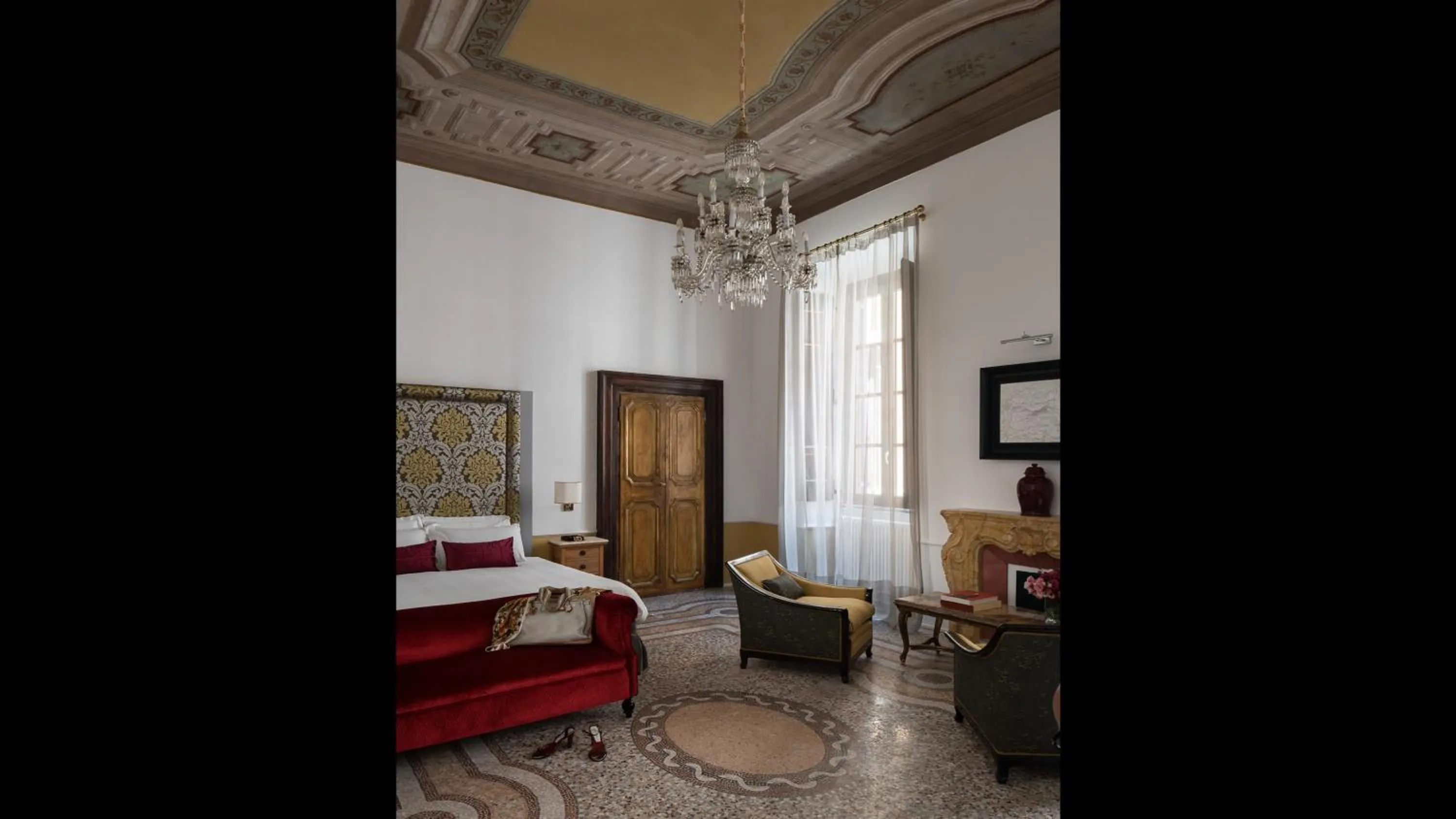 Decorative detail, Bed in Nobildonne Relais