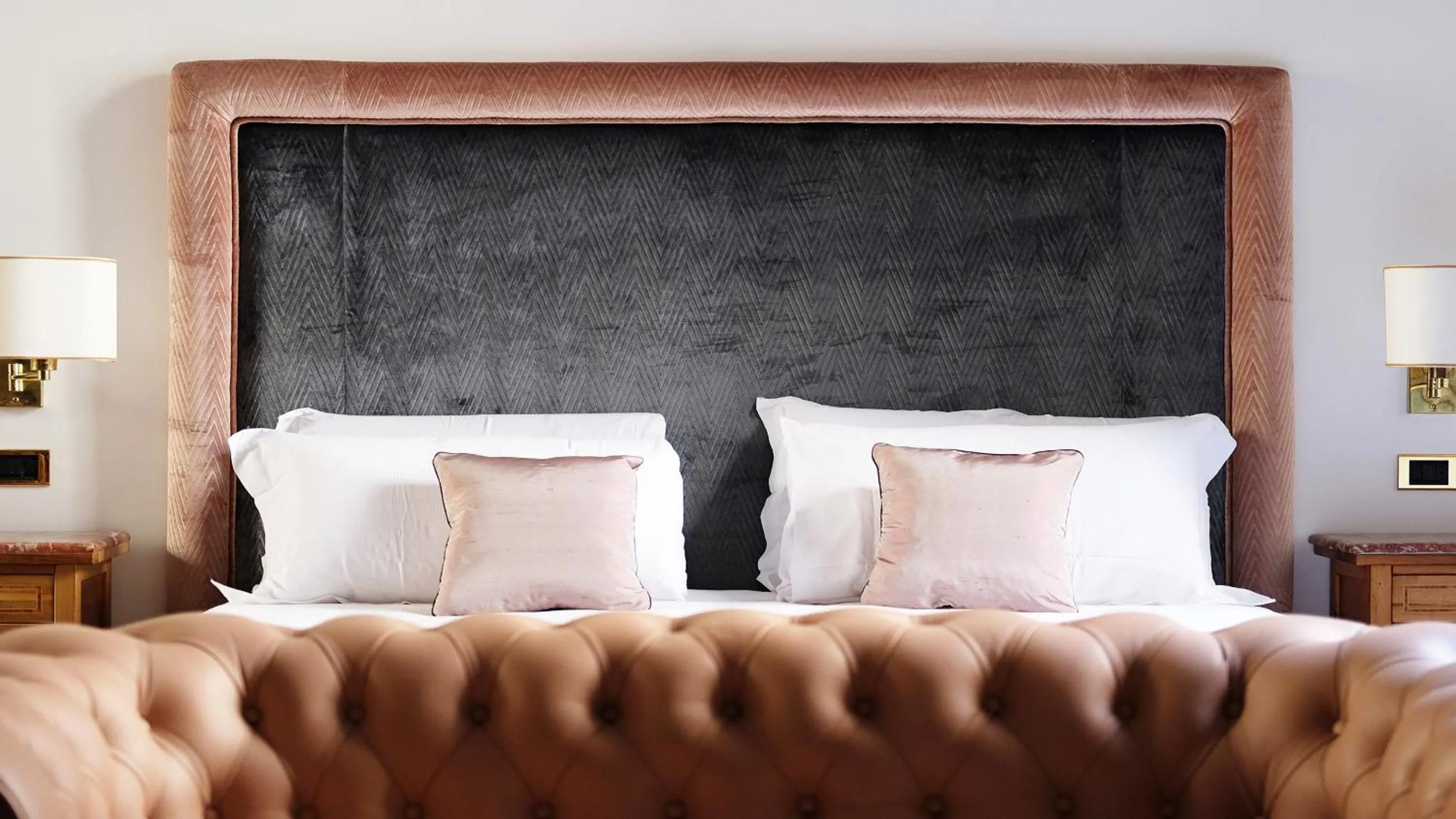 Decorative detail, Bed in Nobildonne Relais