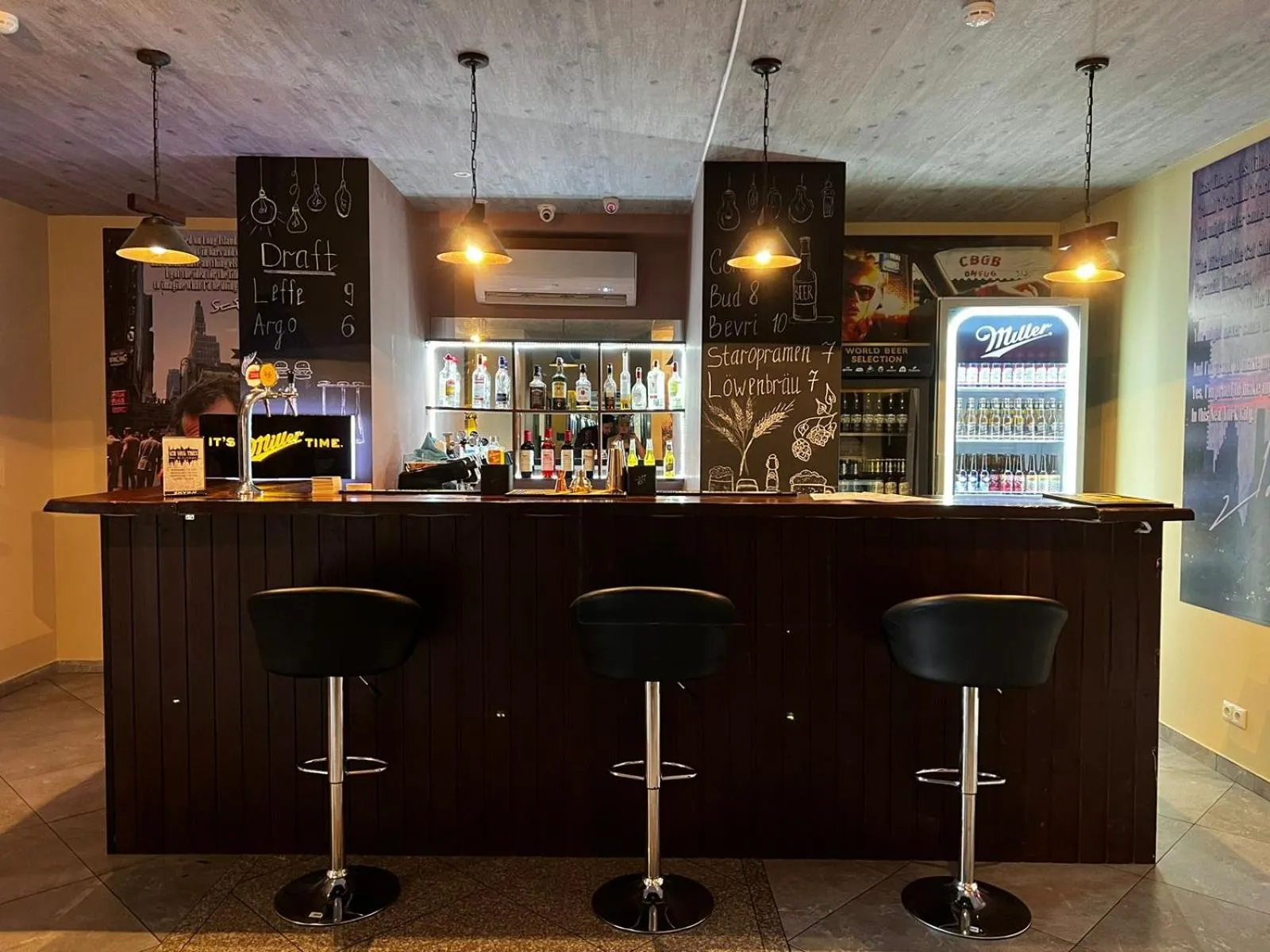 Restaurant/places to eat in Sky Inn Batumi