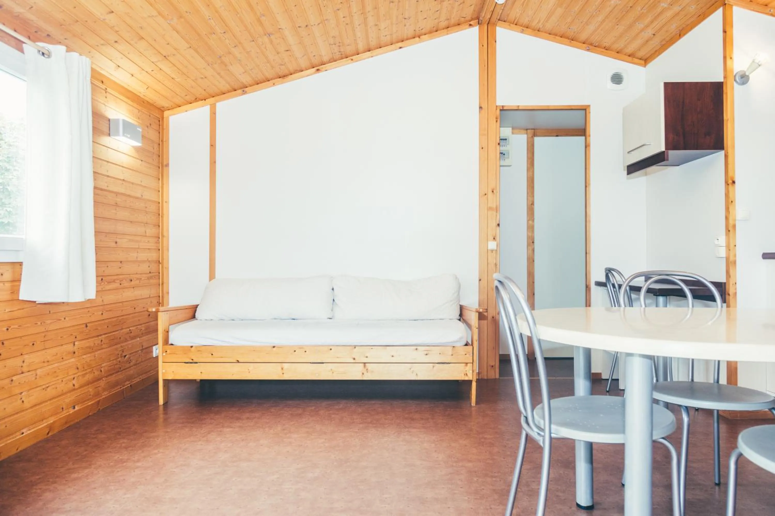 Living room, Bed in Terres de France - Les Hameaux des Lacs