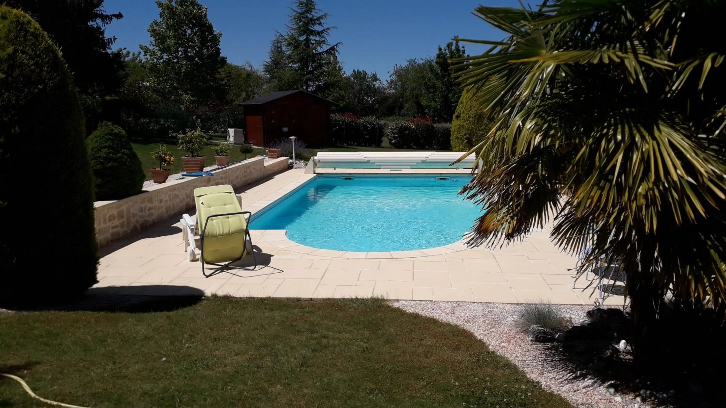 Swimming pool in Villa Le Clos de Mosny