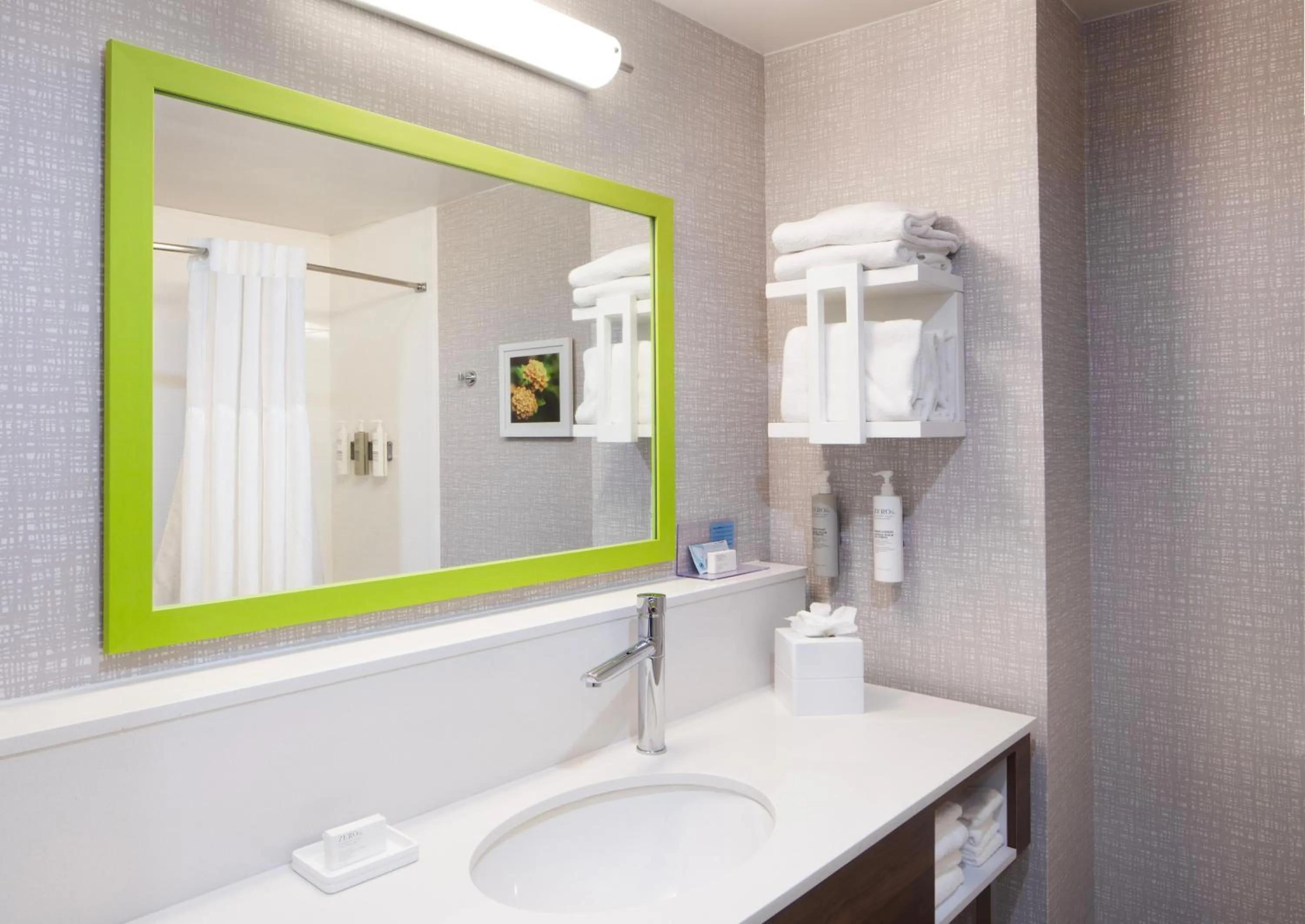 Bathroom in Hampton Inn Athens