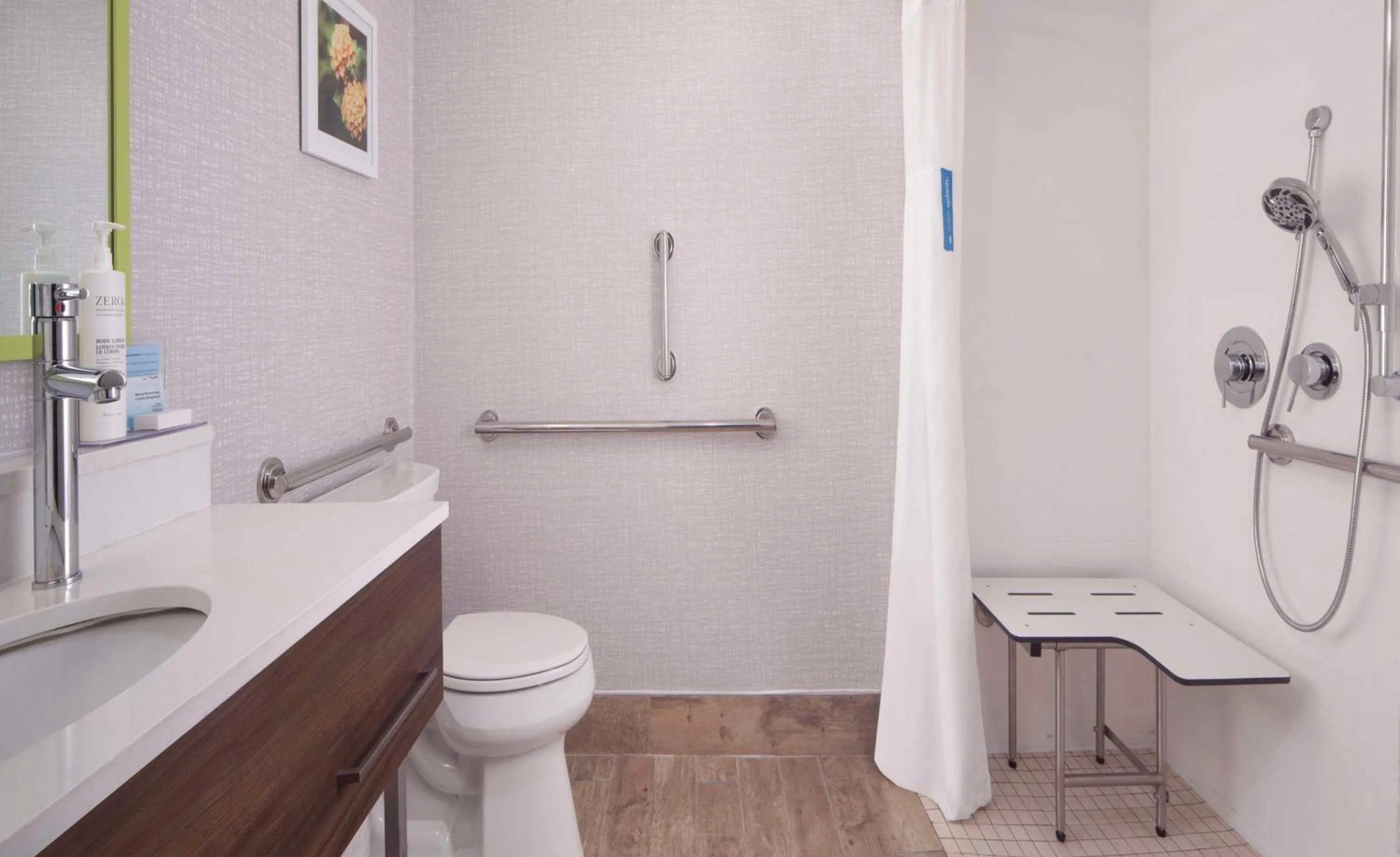 Bathroom in Hampton Inn Athens