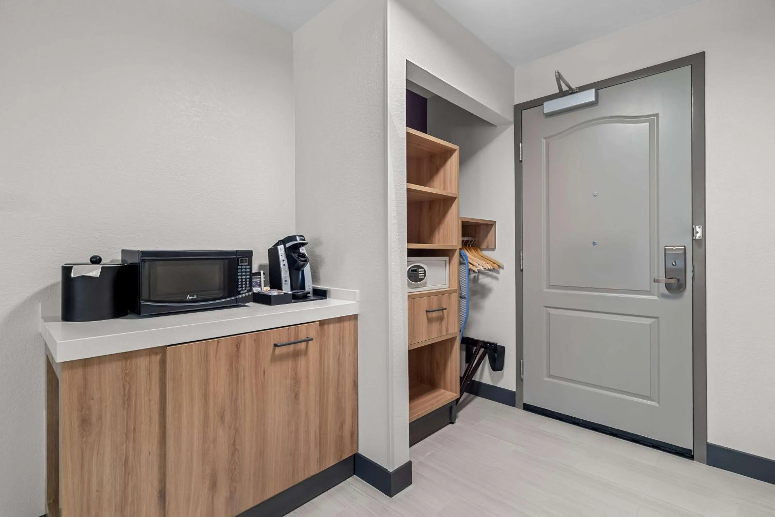 Bedroom in Hilton Garden Inn Cartersville