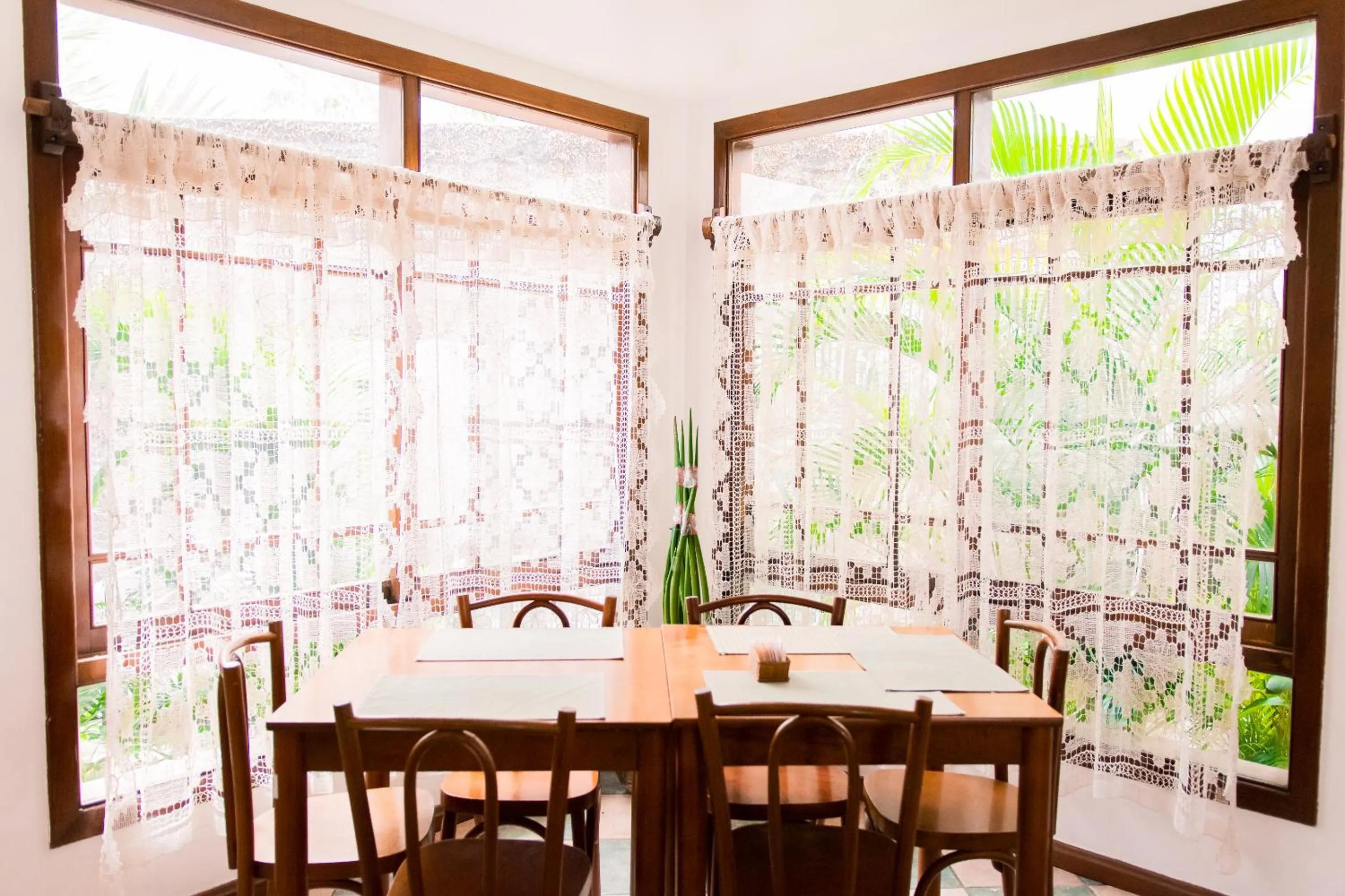 Dining area in Poty Praia Hotel