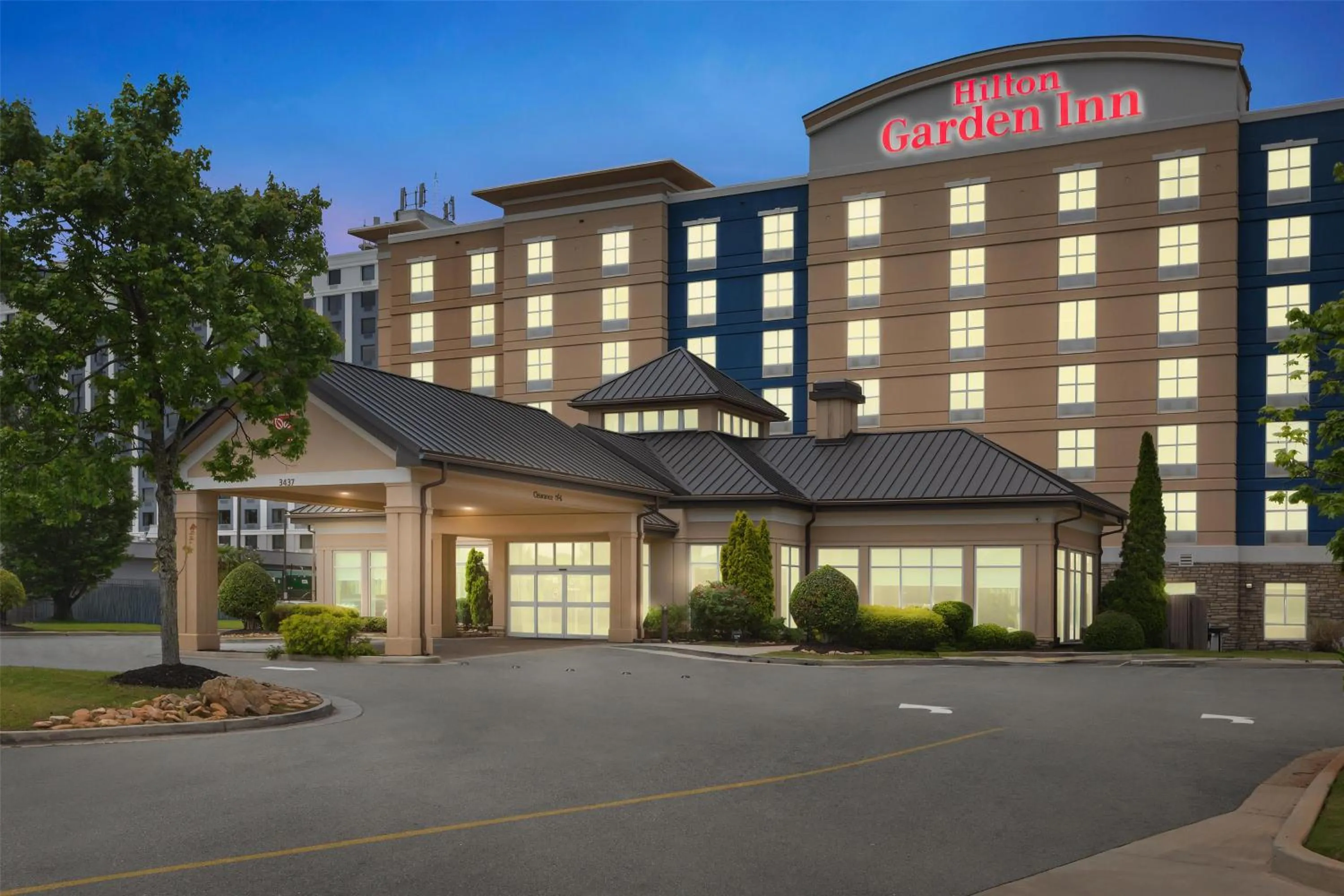 Property building in Hilton Garden Inn Atlanta Airport North