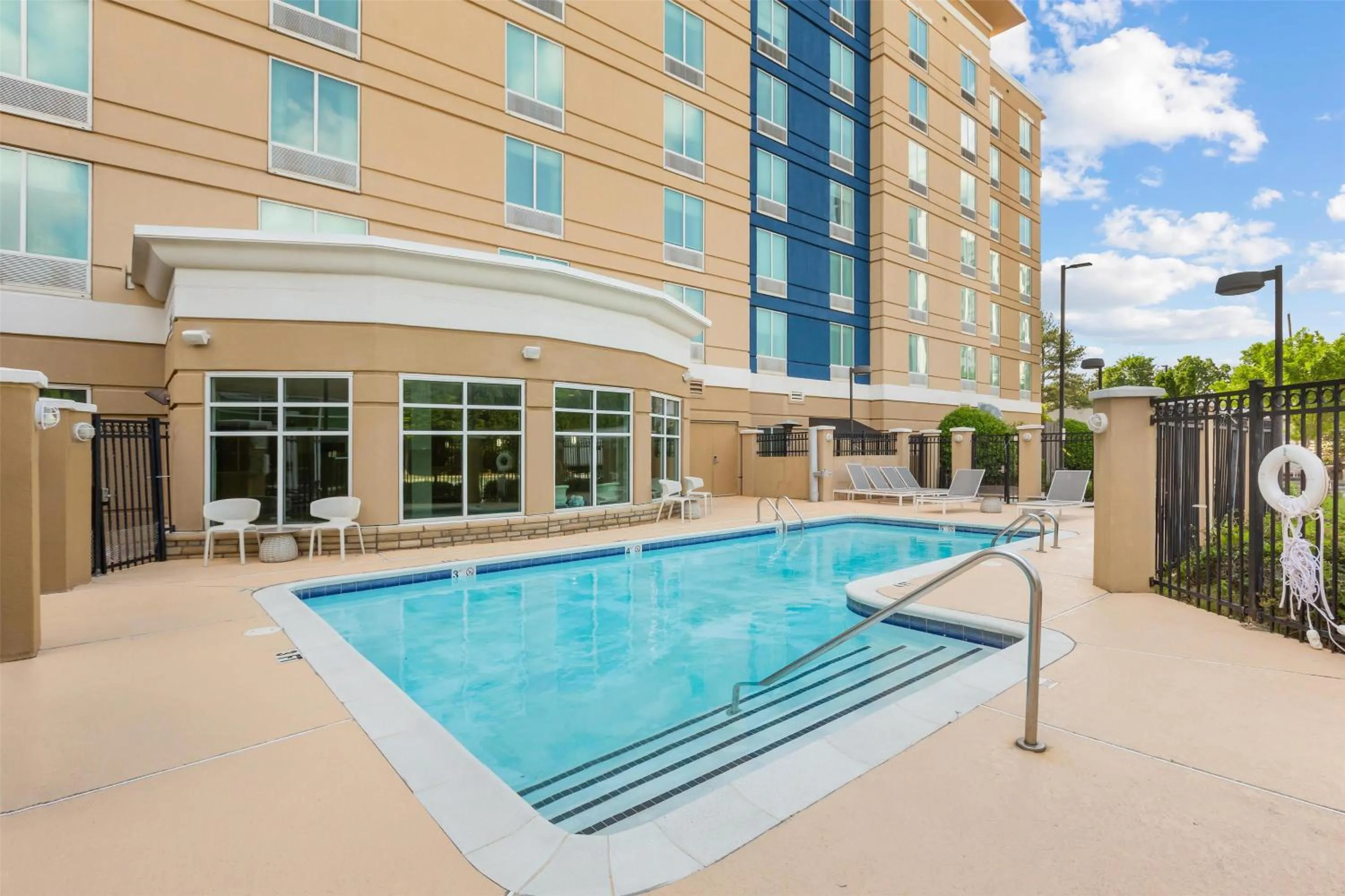 Pool view in Hilton Garden Inn Atlanta Airport North