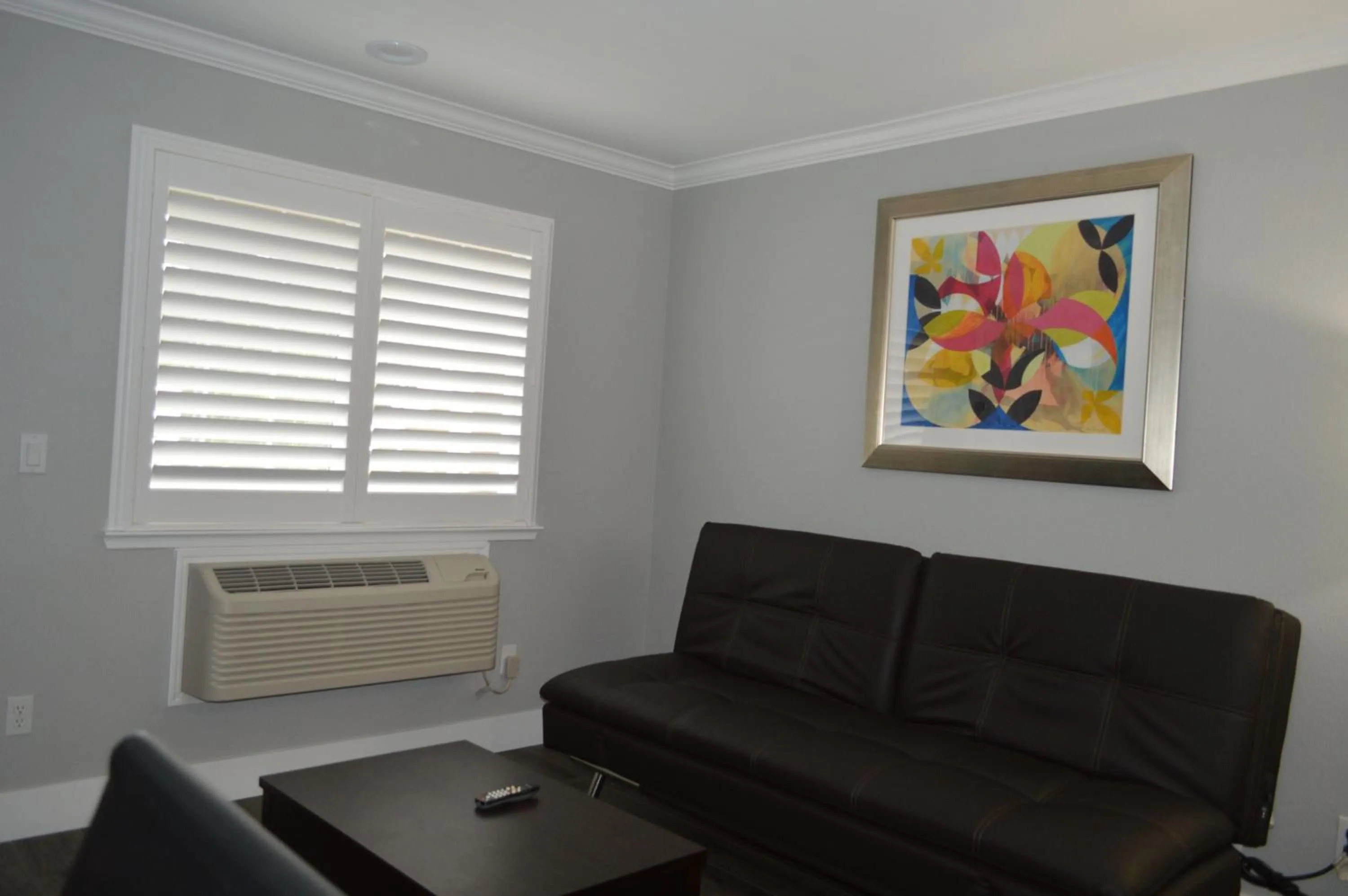 Living room in Fairview Inn & Suites