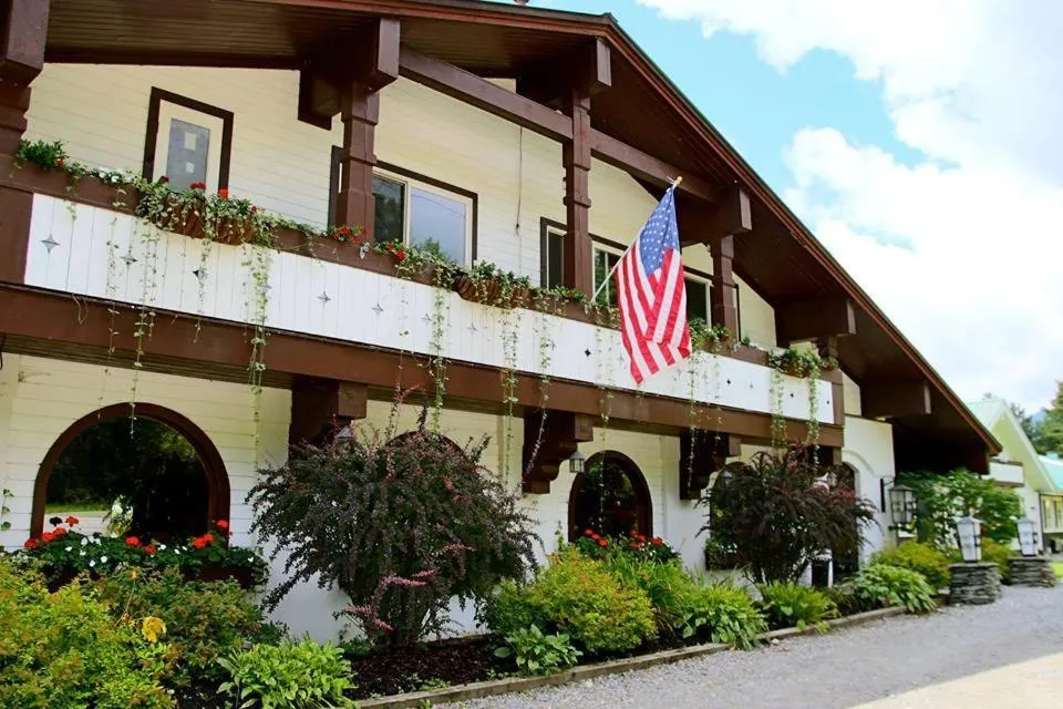 Property building in Northern Lights Lodge