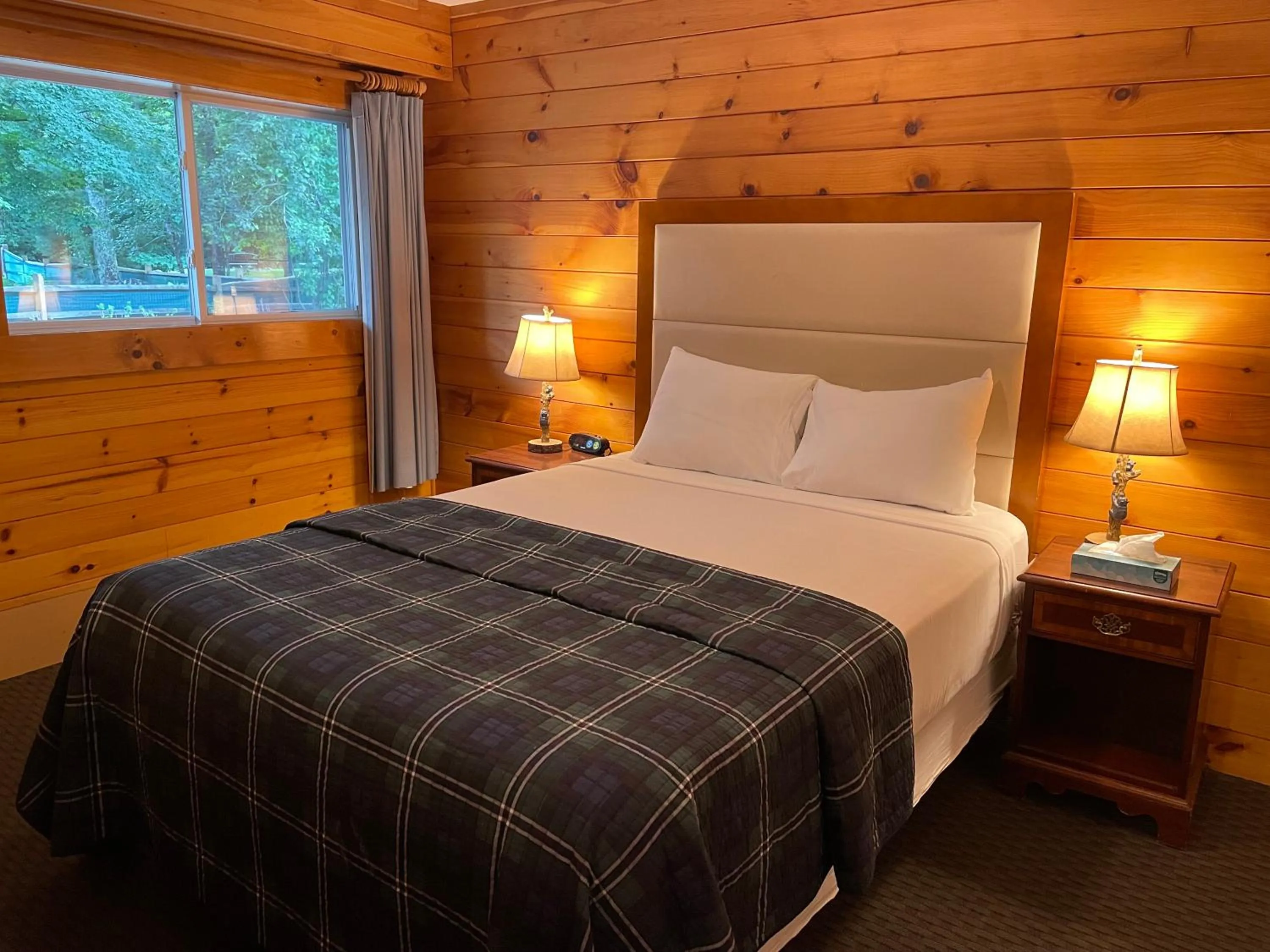 Bed in Northern Lights Lodge