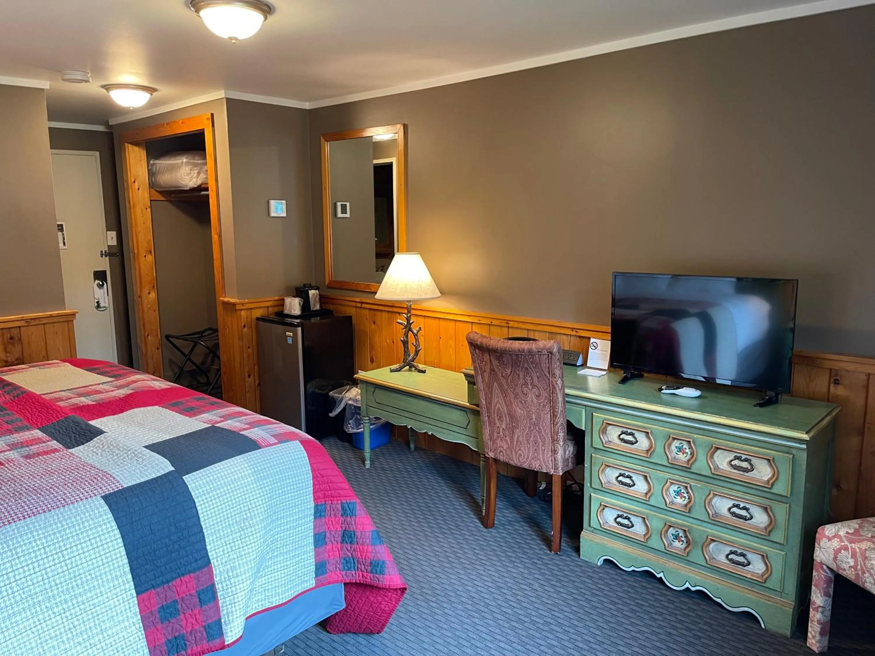 Bed in Northern Lights Lodge