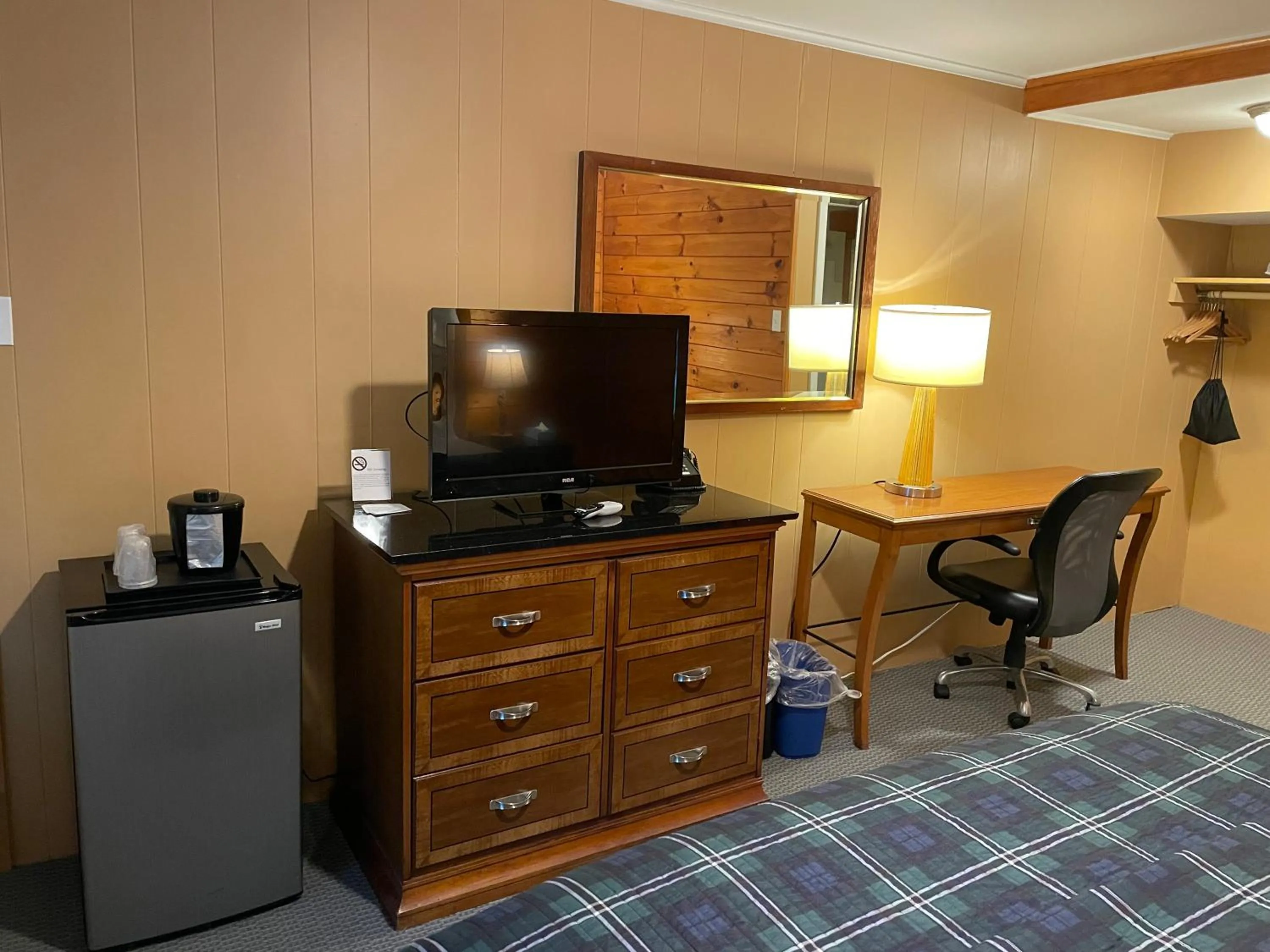 Bed in Northern Lights Lodge