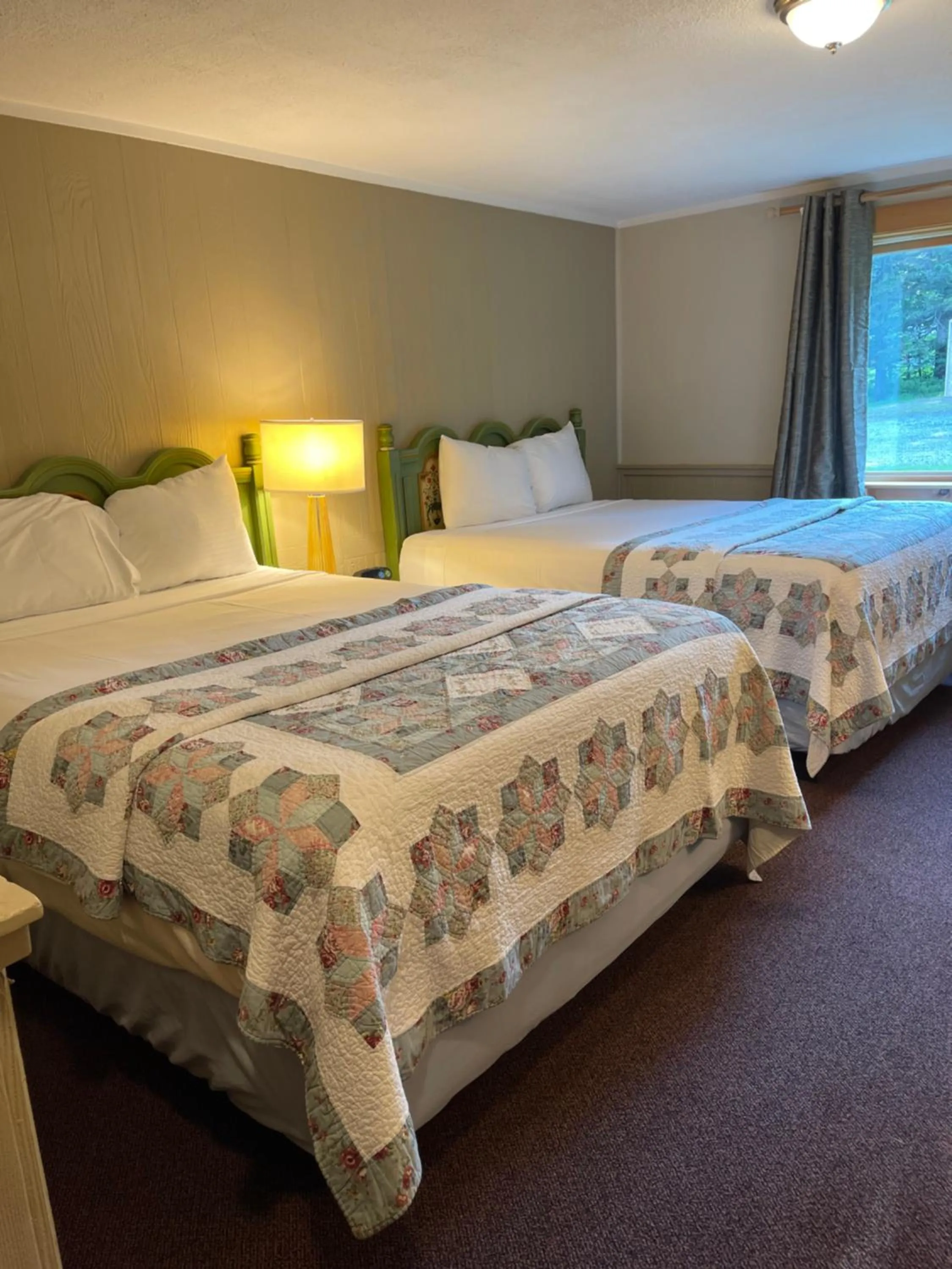 Bed in Northern Lights Lodge