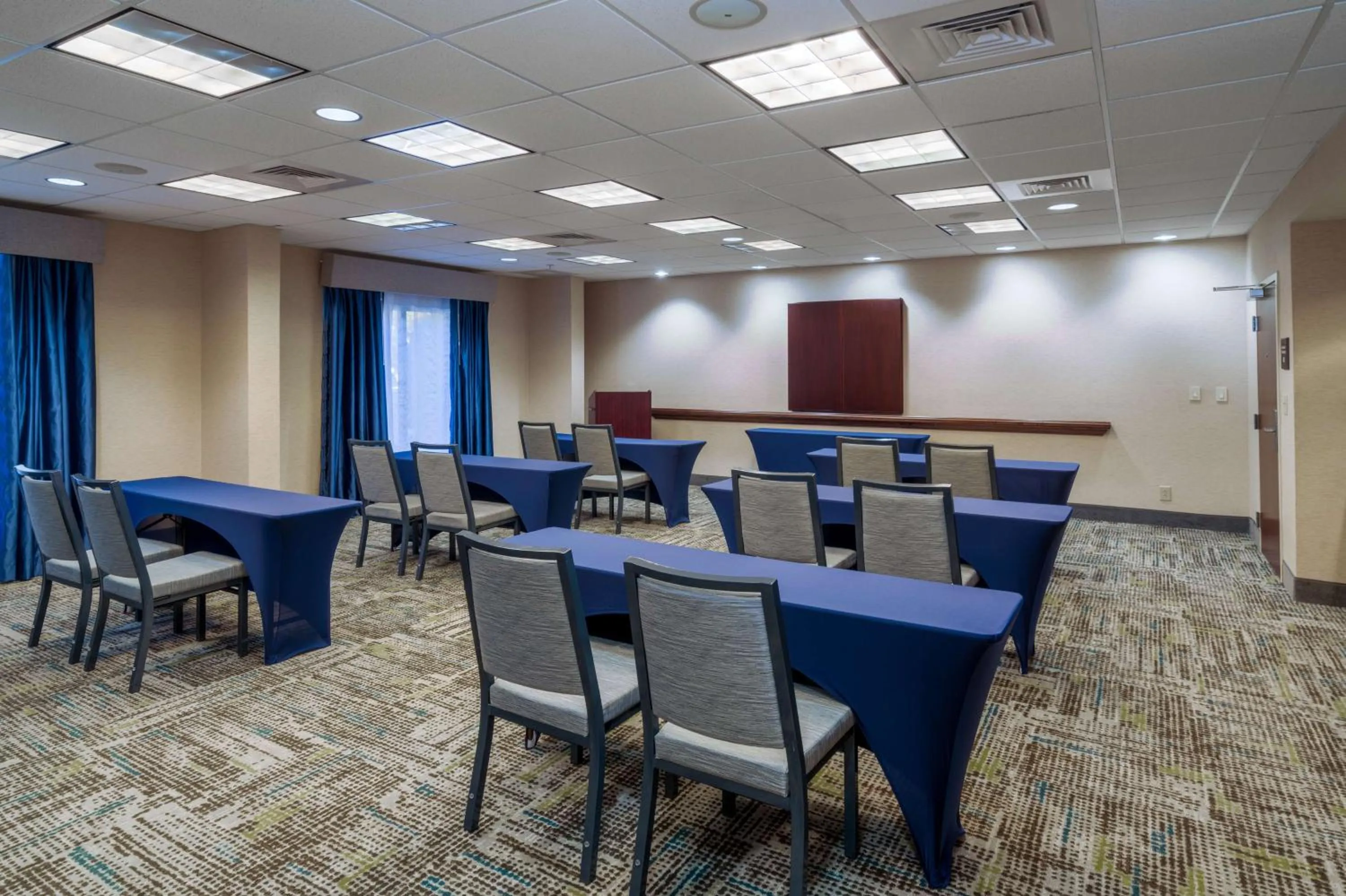 Meeting/conference room in Hampton Inn & Suites Opelika-I-85 Auburn Area