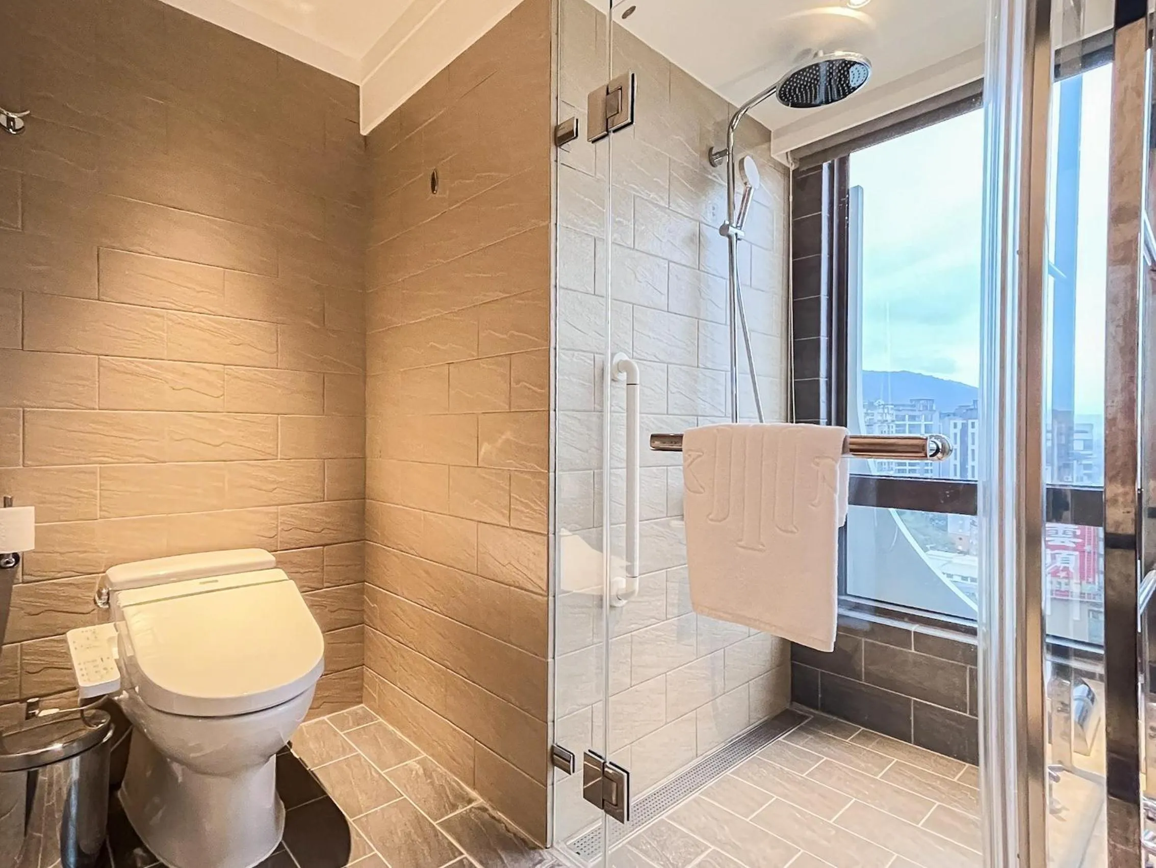 Bathroom in Kilin Hotel, JiaoXi