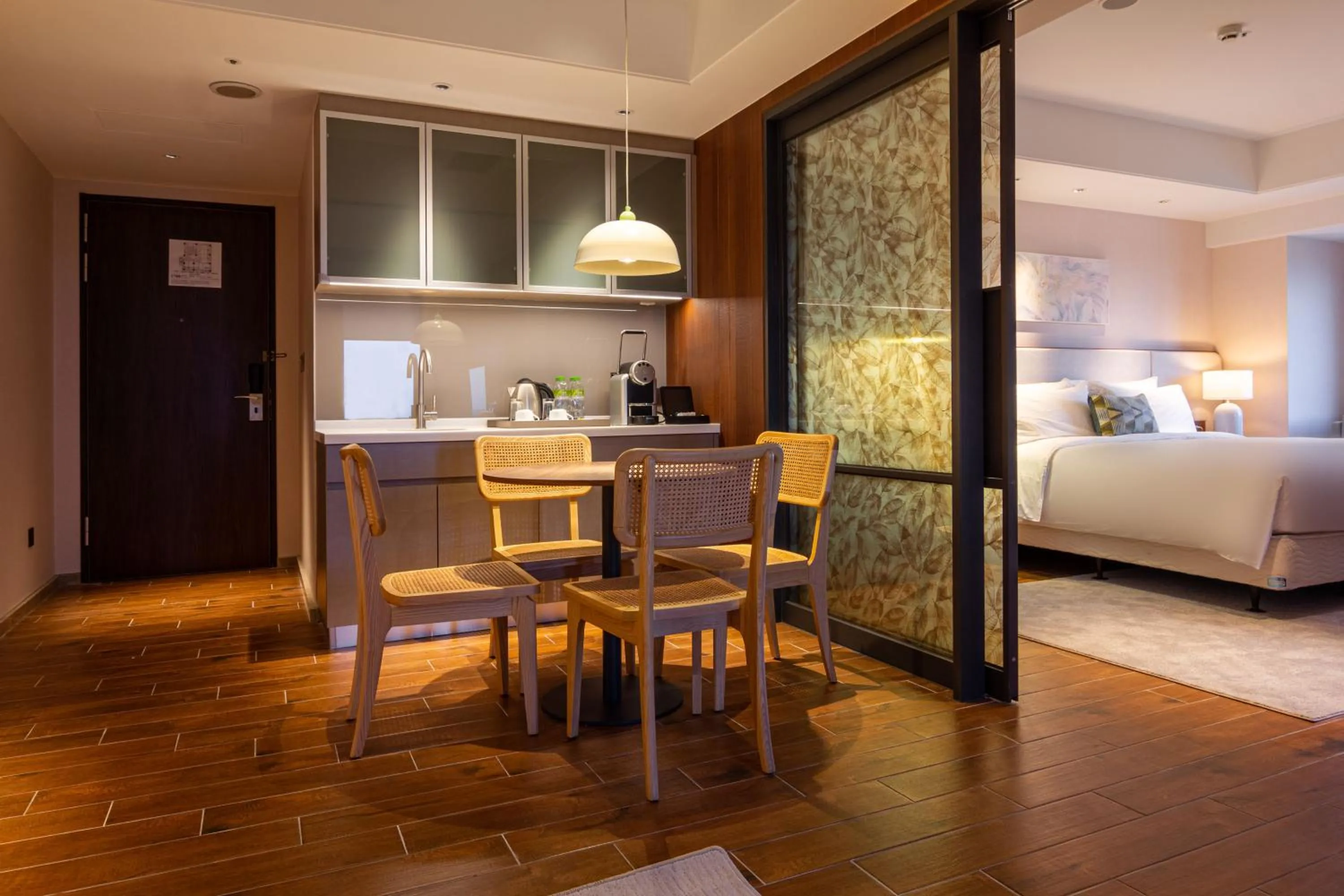 Photo of the whole room, Bed in Kilin Hotel, JiaoXi